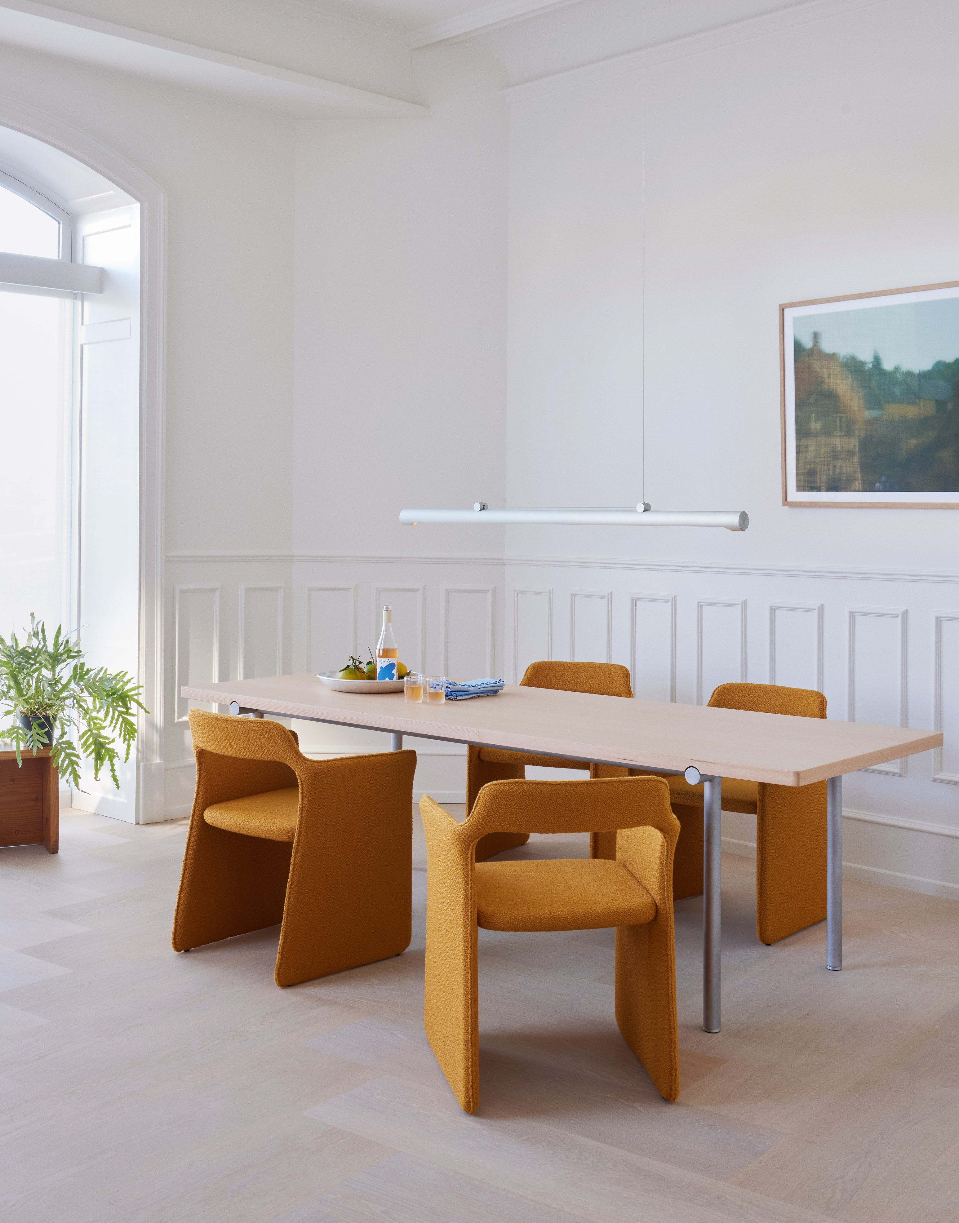 TUBBY TUBE Table Douglas Pine with Black Base