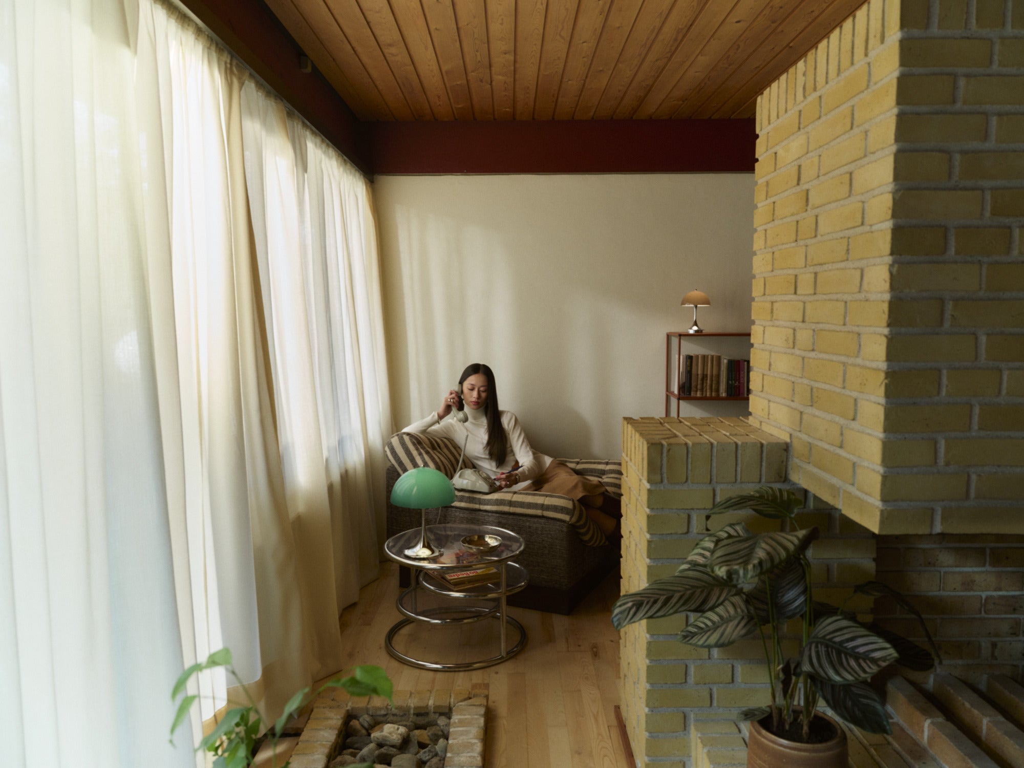 Tragbare Lampe PANTHELLA 250 grün mit verchromtem Fuß