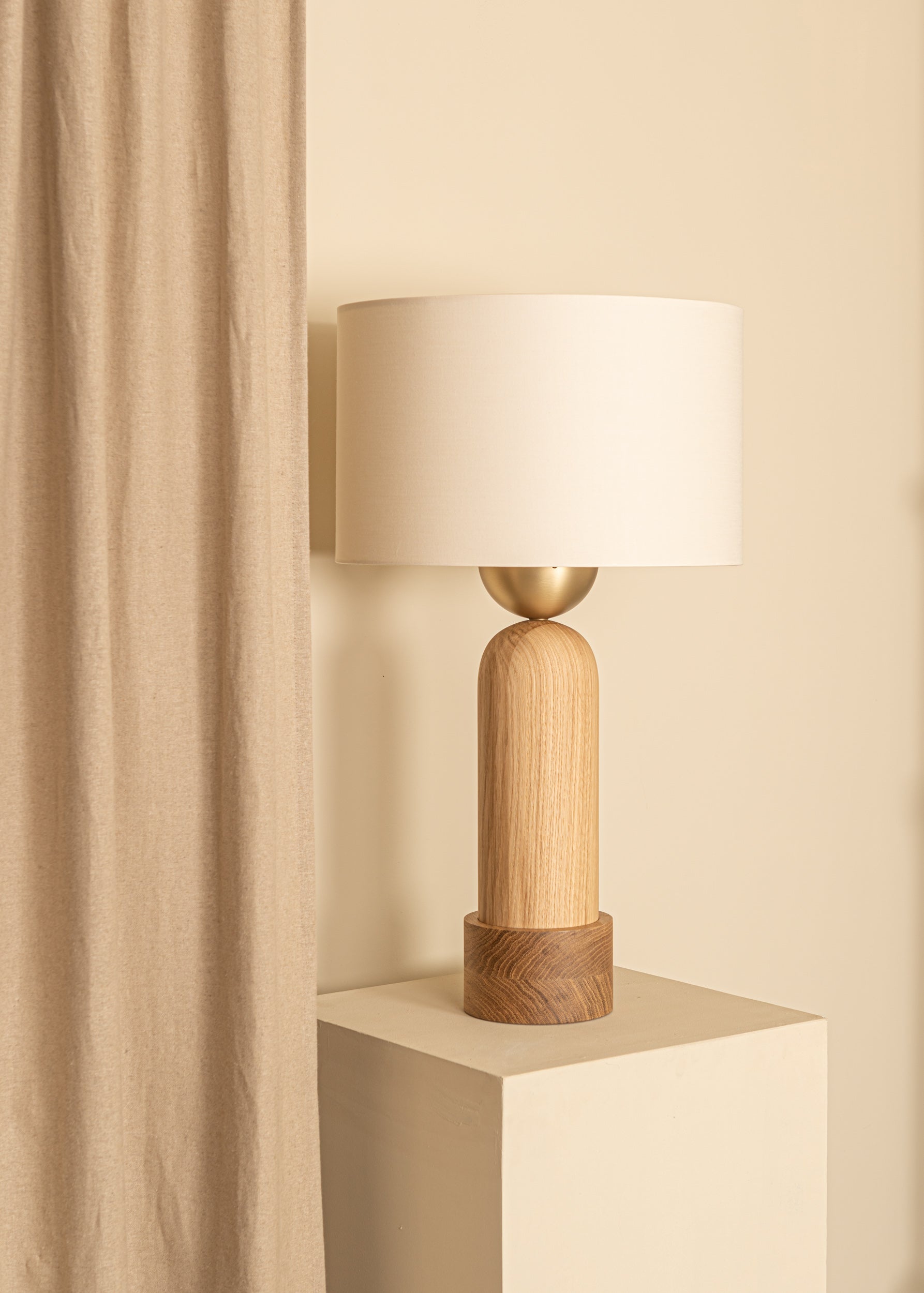 PEONA KELO Table Lamp in Oak Wood