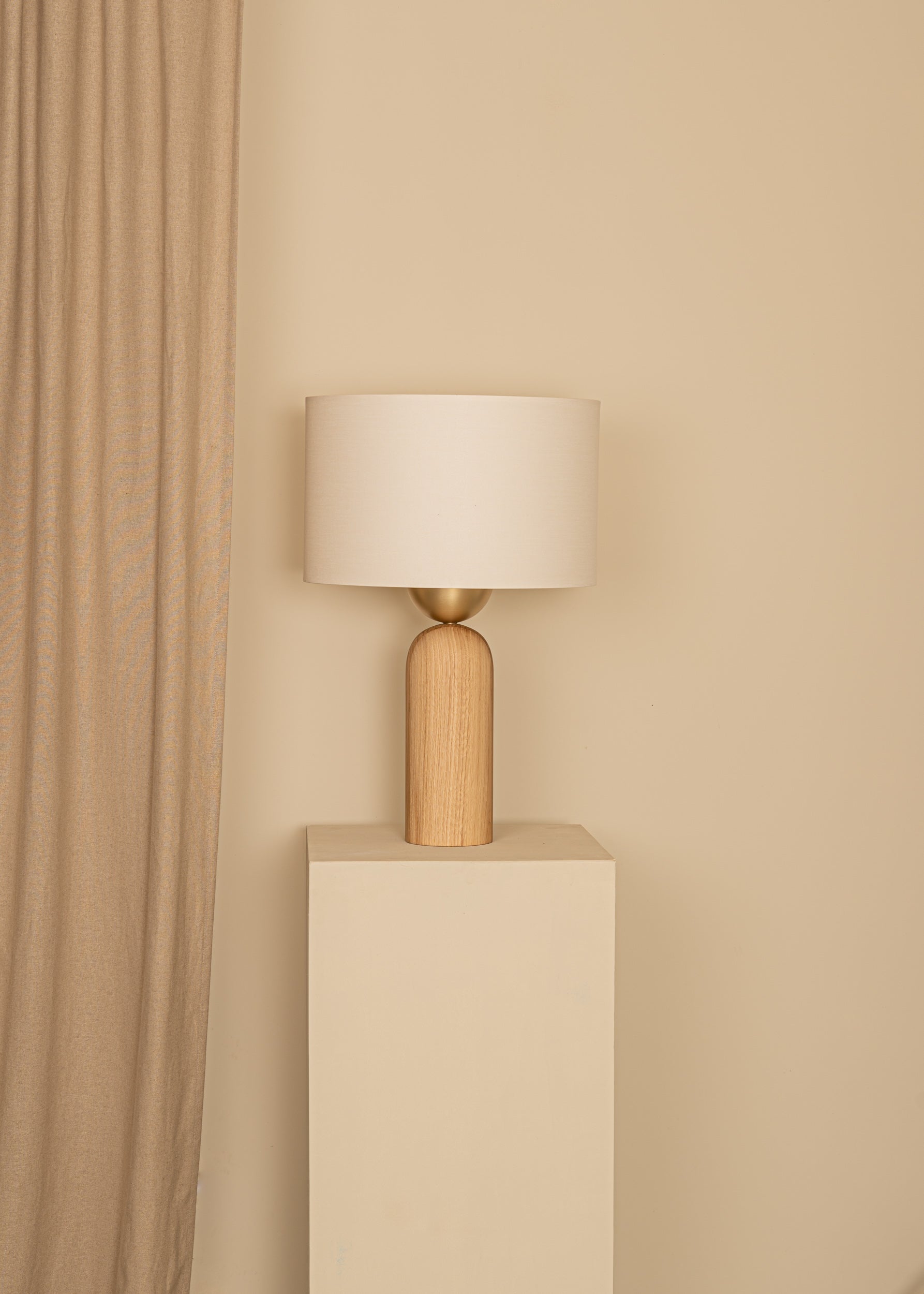 PEONA Table Lamp Oak Wood