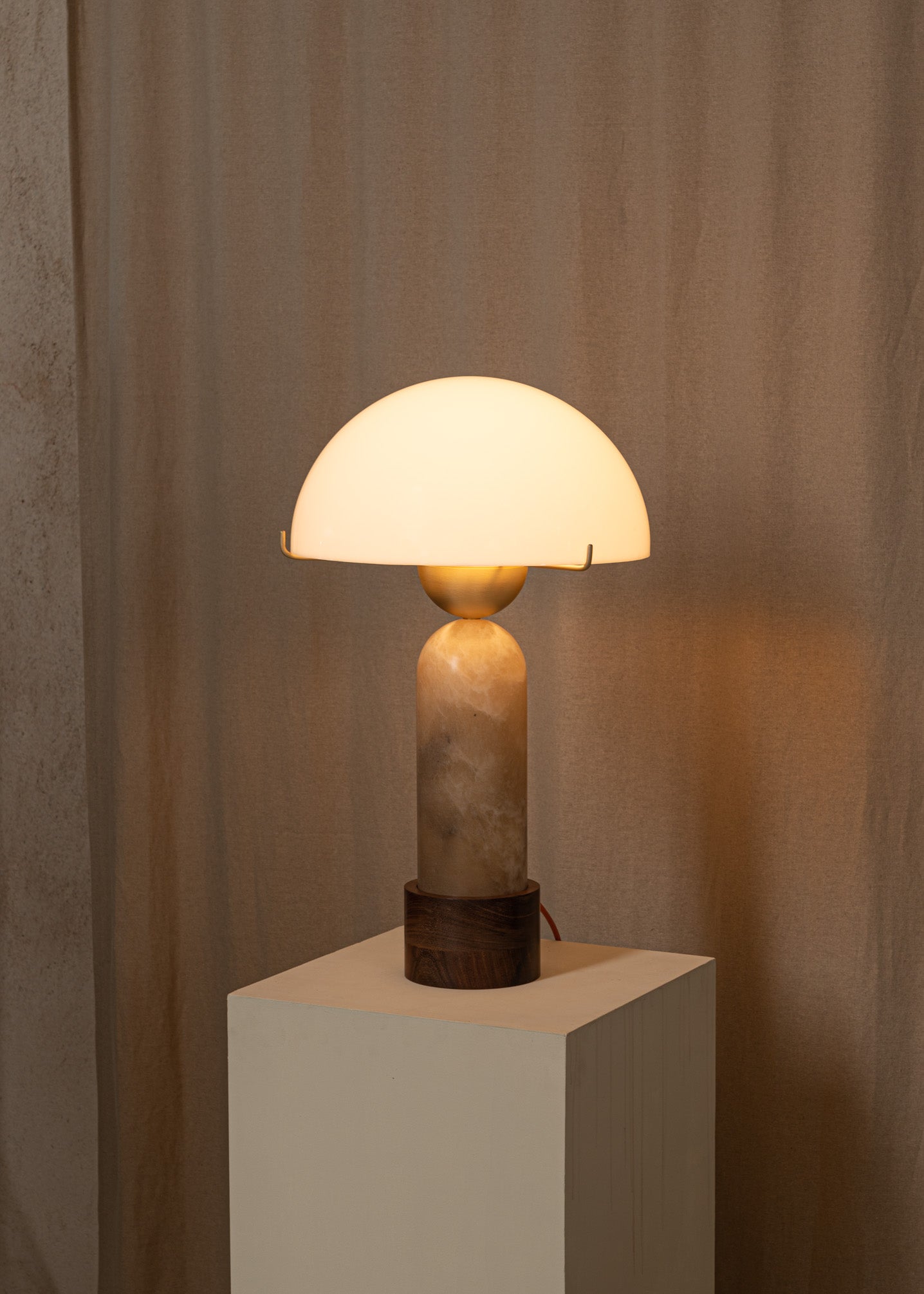 PEONO Table Lamp Dark Beige Alabaster