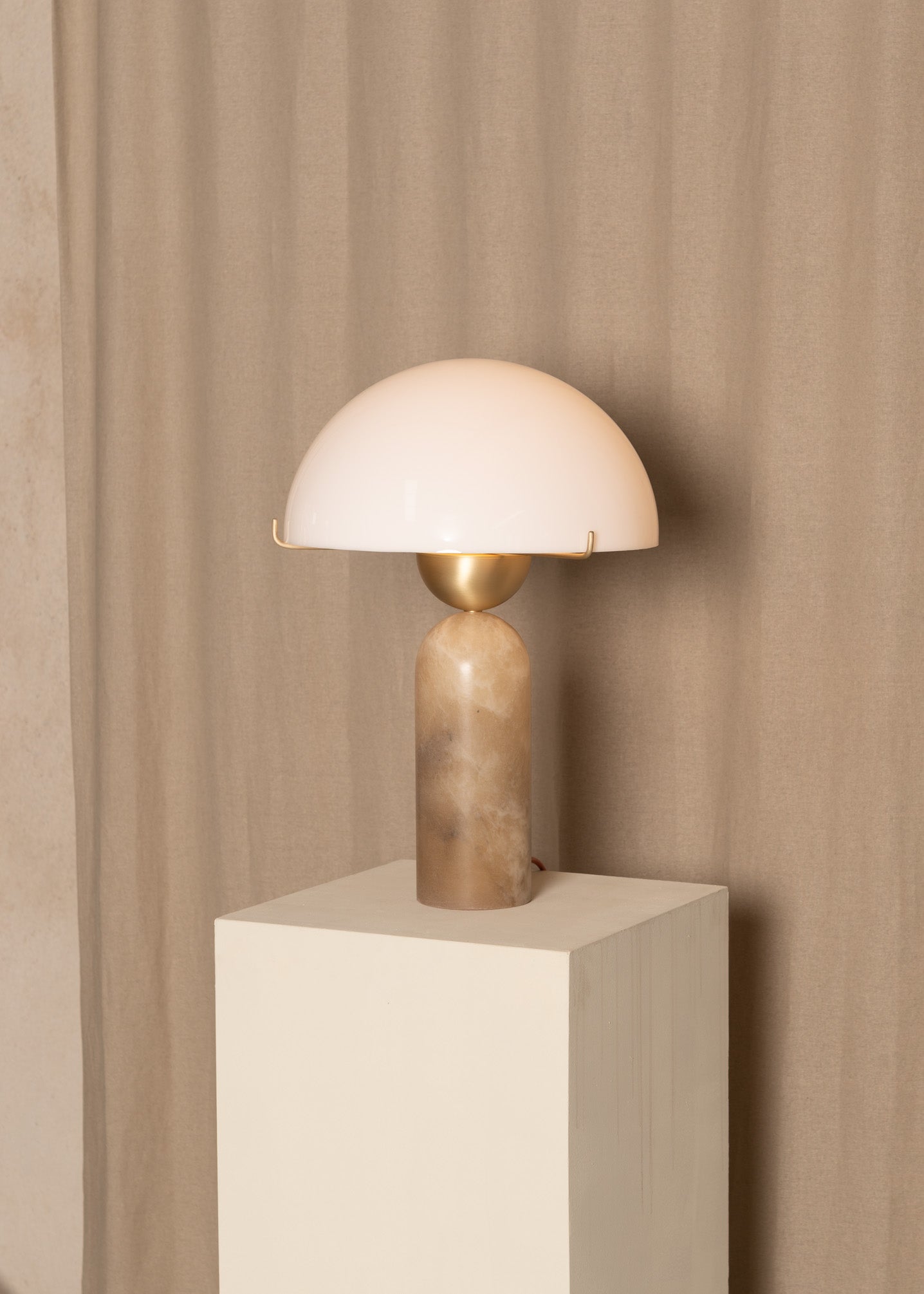 PEONO Table Lamp Dark Beige Alabaster