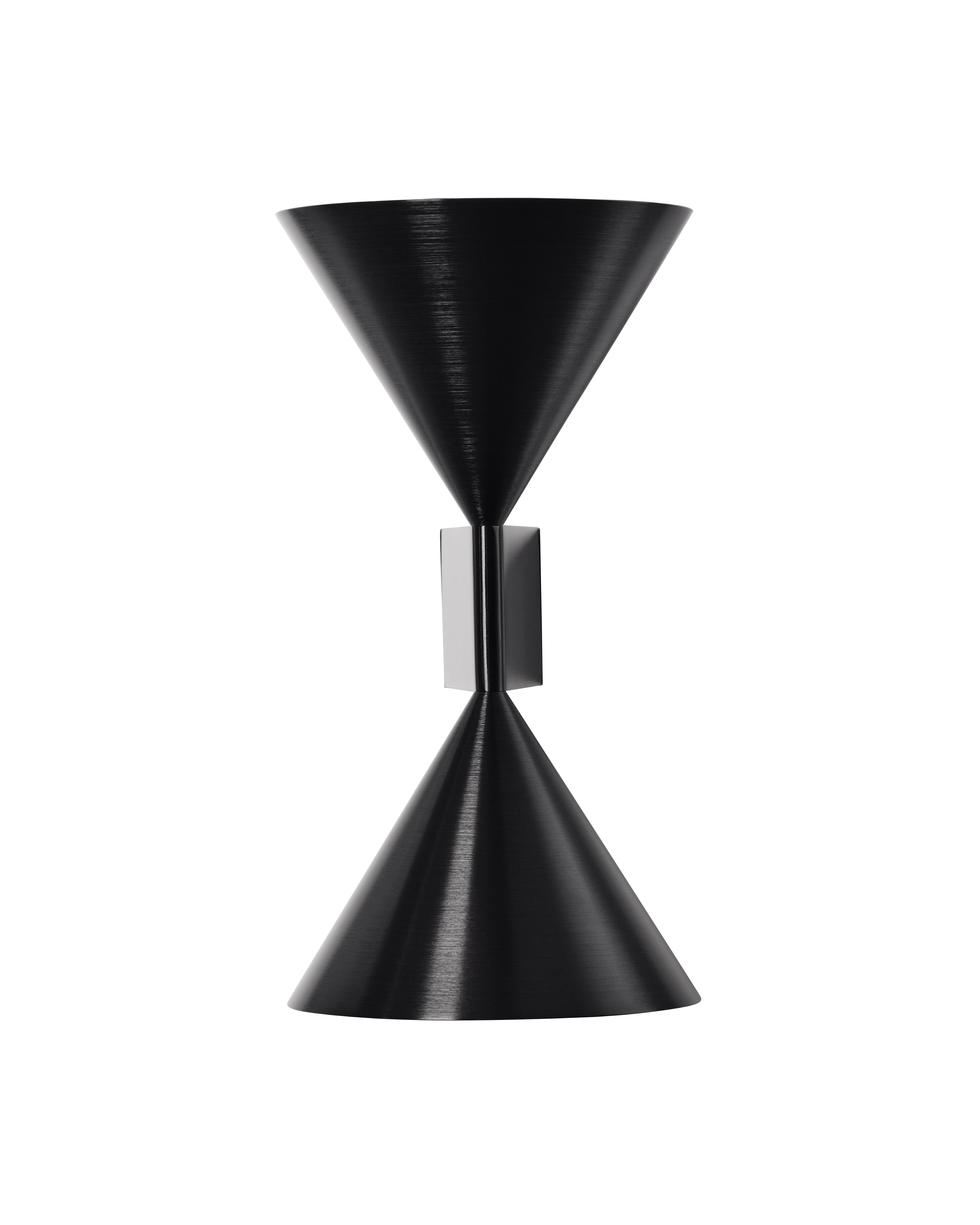 APOLLO GRAND Black Wall Lamp