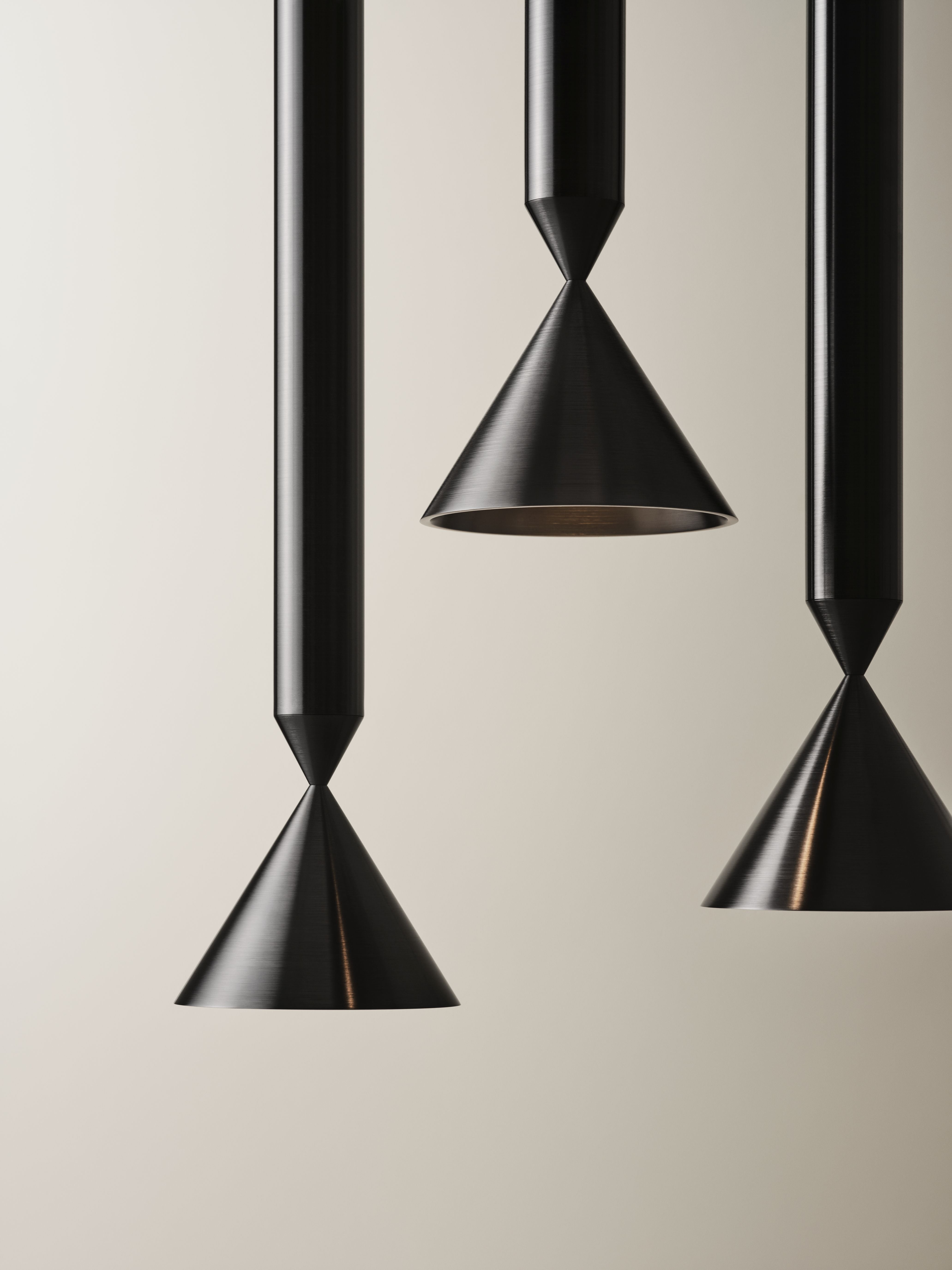 APOLLO GRAND Black Pendant Lamp