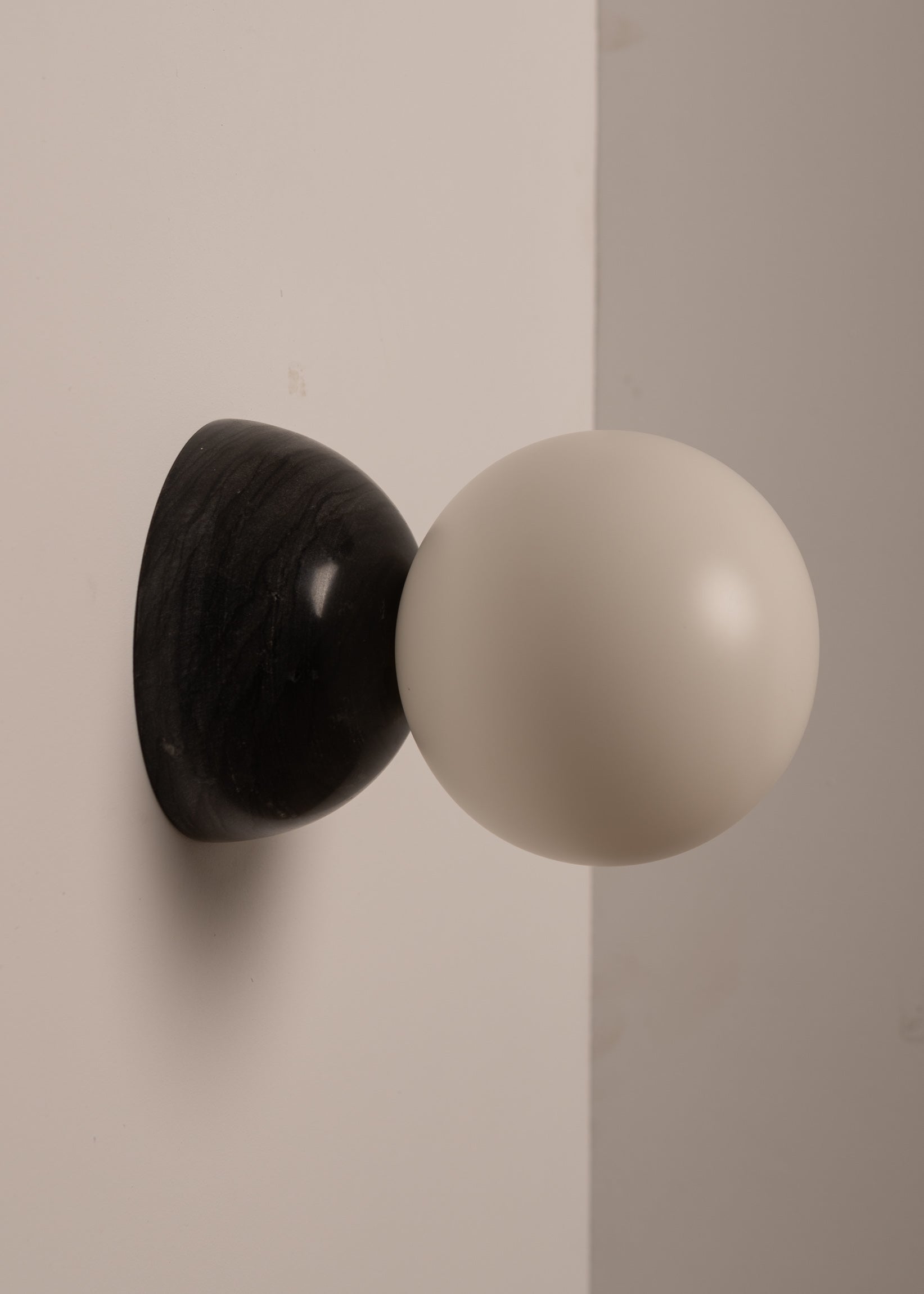 Wandleuchte EKLIPSO schwarzer Marmor