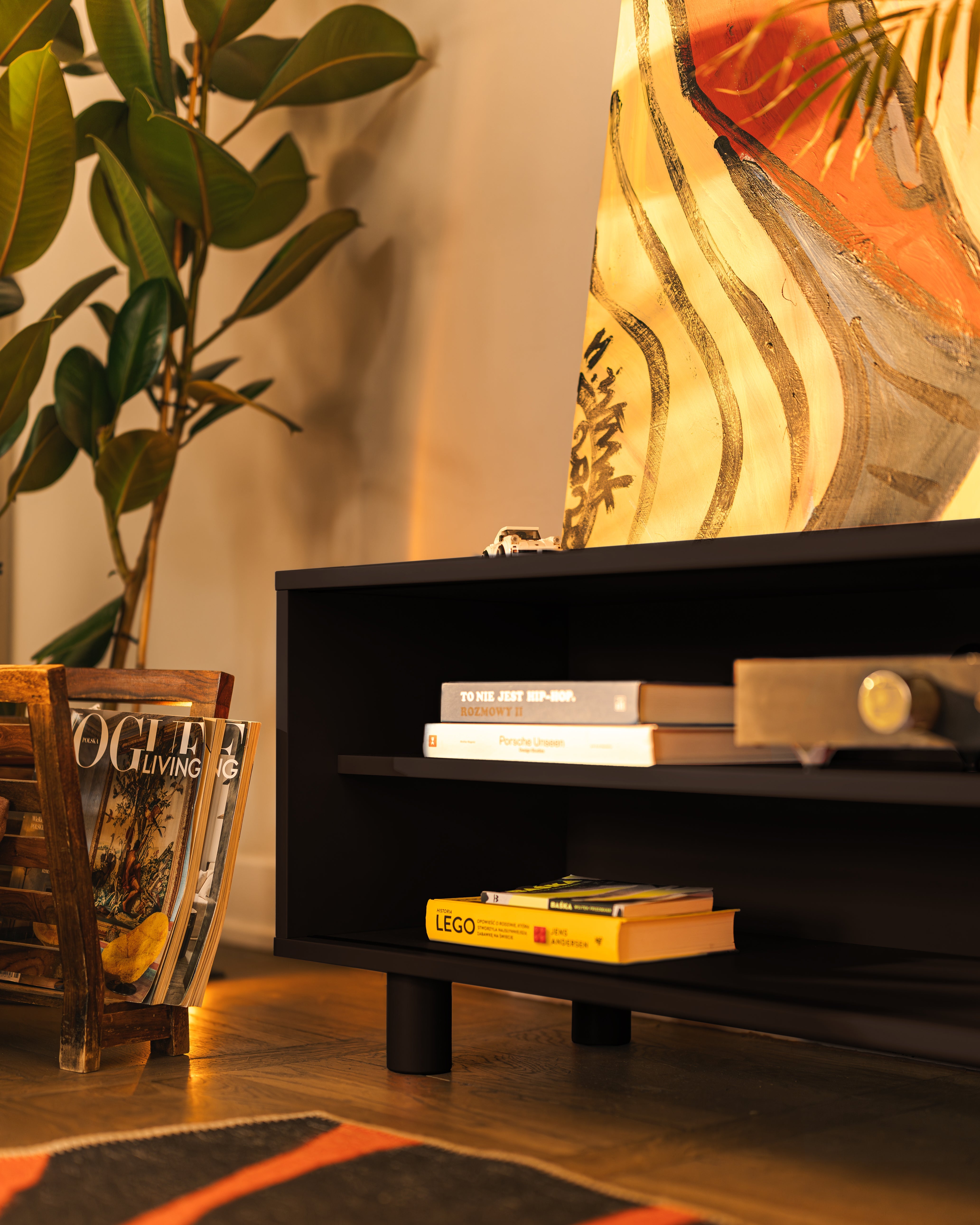 RTV Cabinet POP black