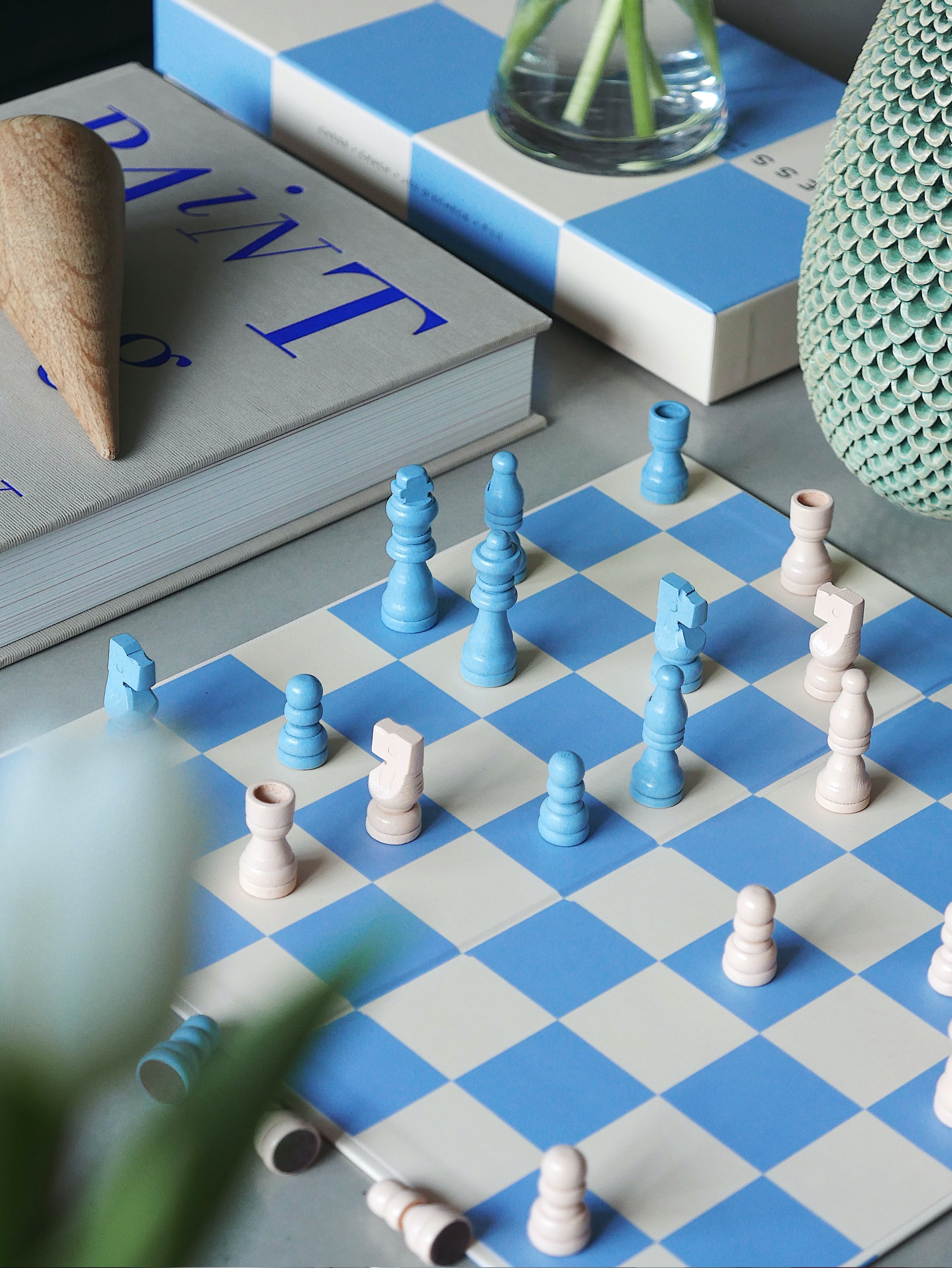 PLAY CHESS Blue and White Chess Set