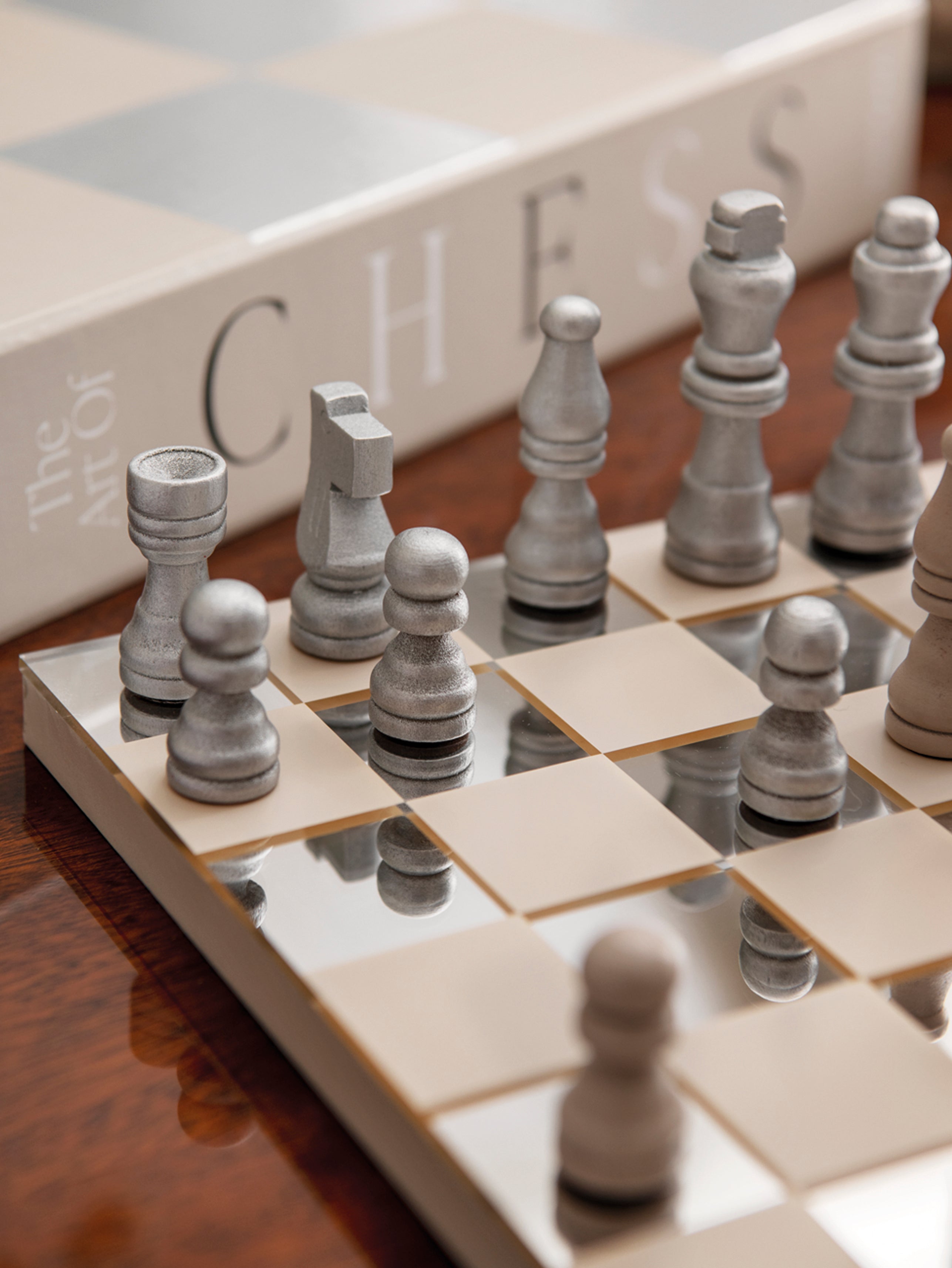 CHESS MIRROR Beige Chess Set