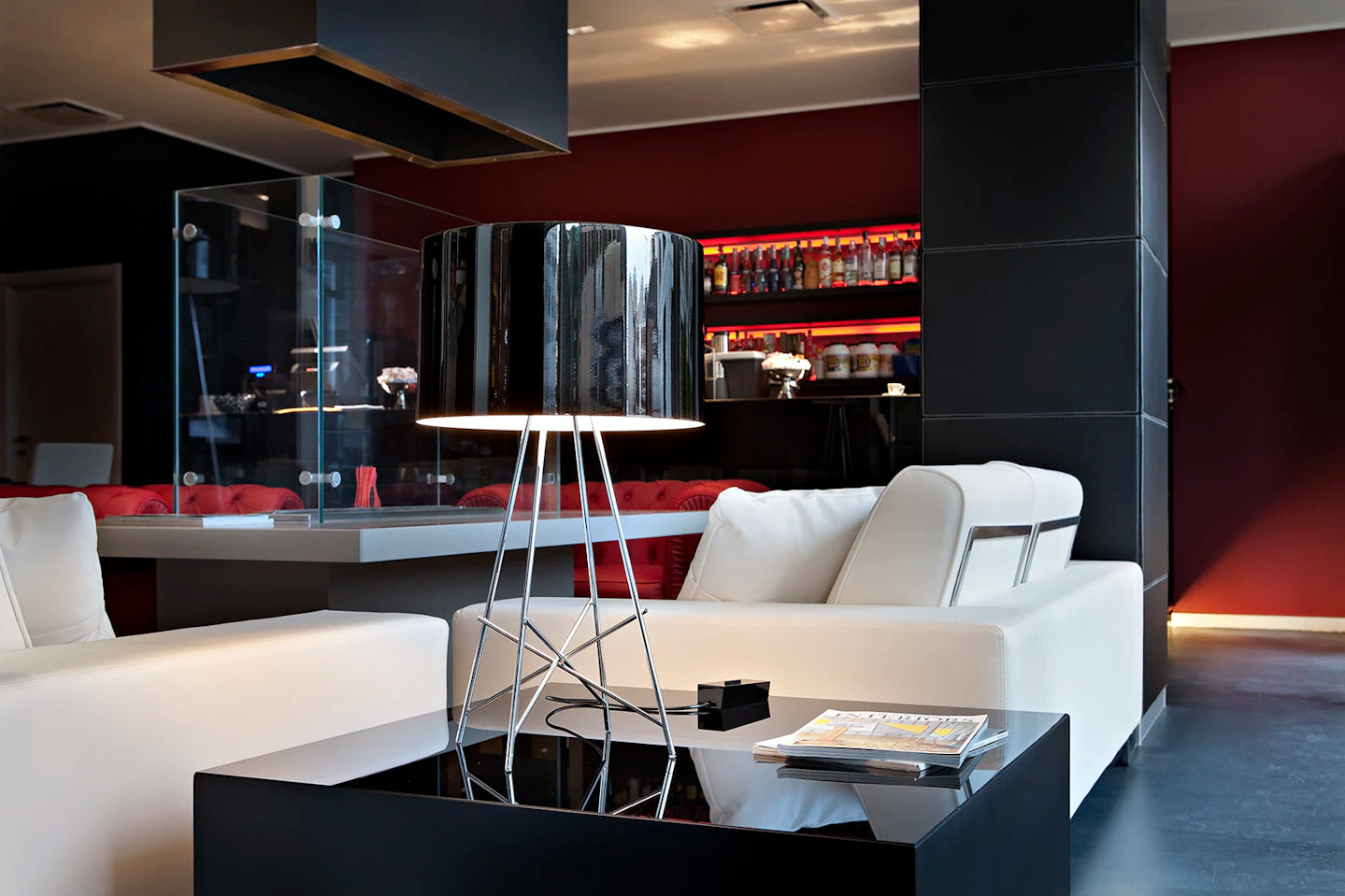 Tischlampe RAY Glas mit Metallbasis