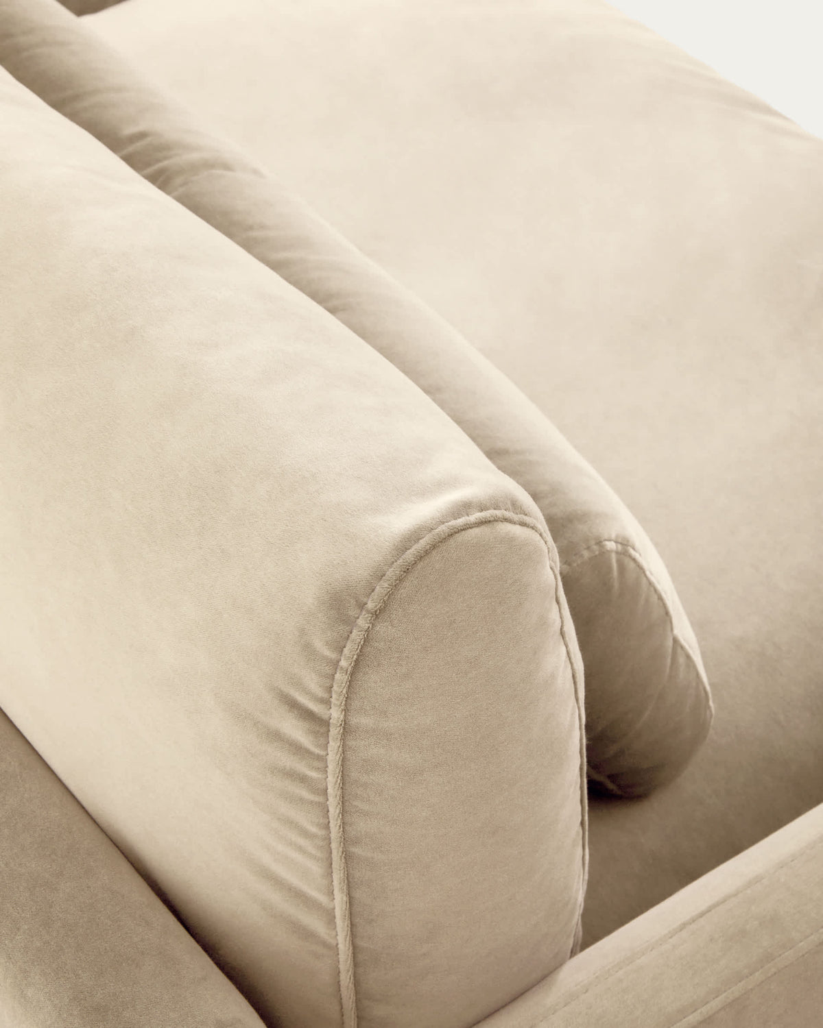 Sofa 4-osobowa VELIRO perłowy aksamit – ujęcie 9