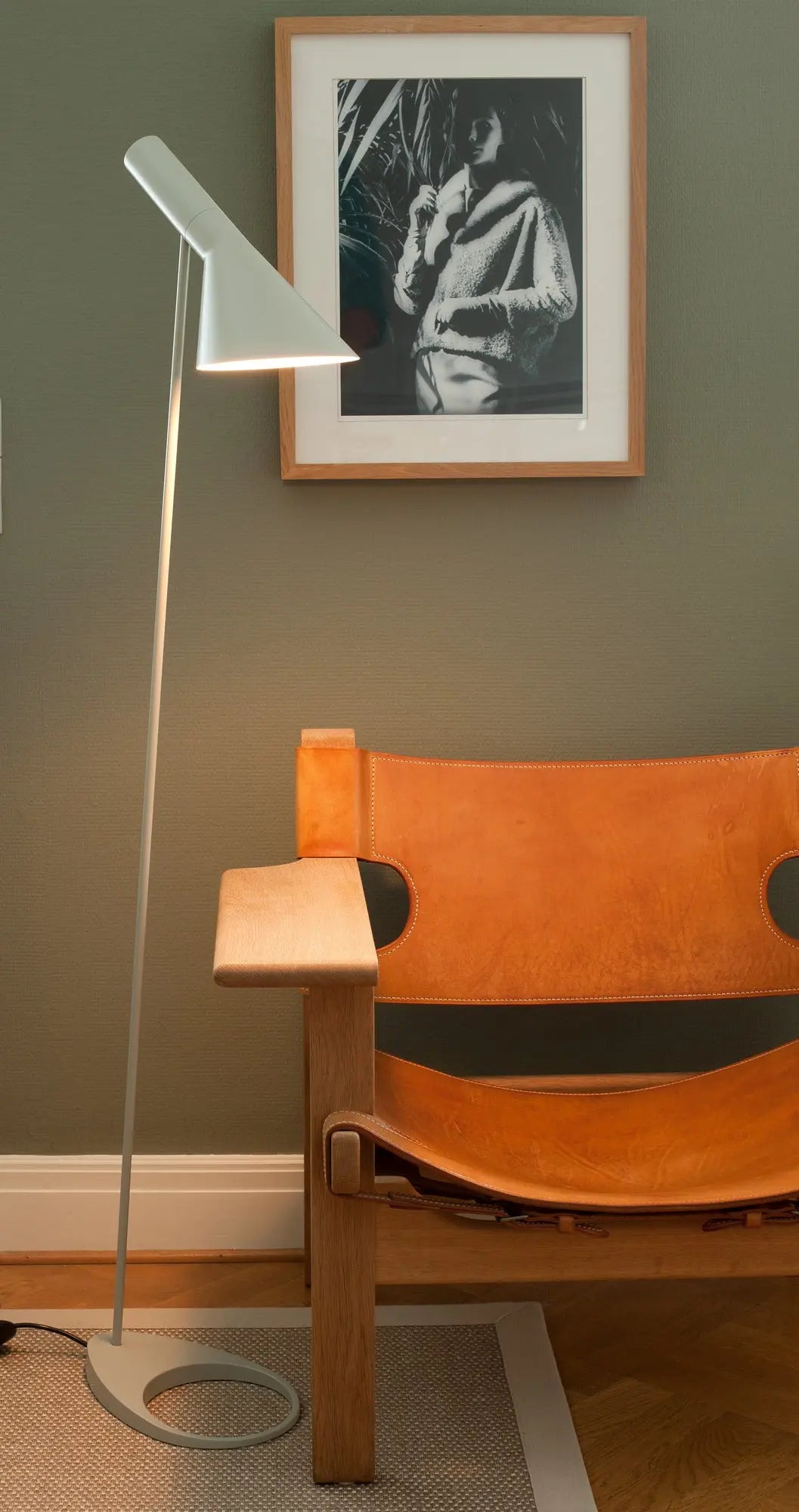 Lampa podłogowa AJ biały – Louis Poulsen