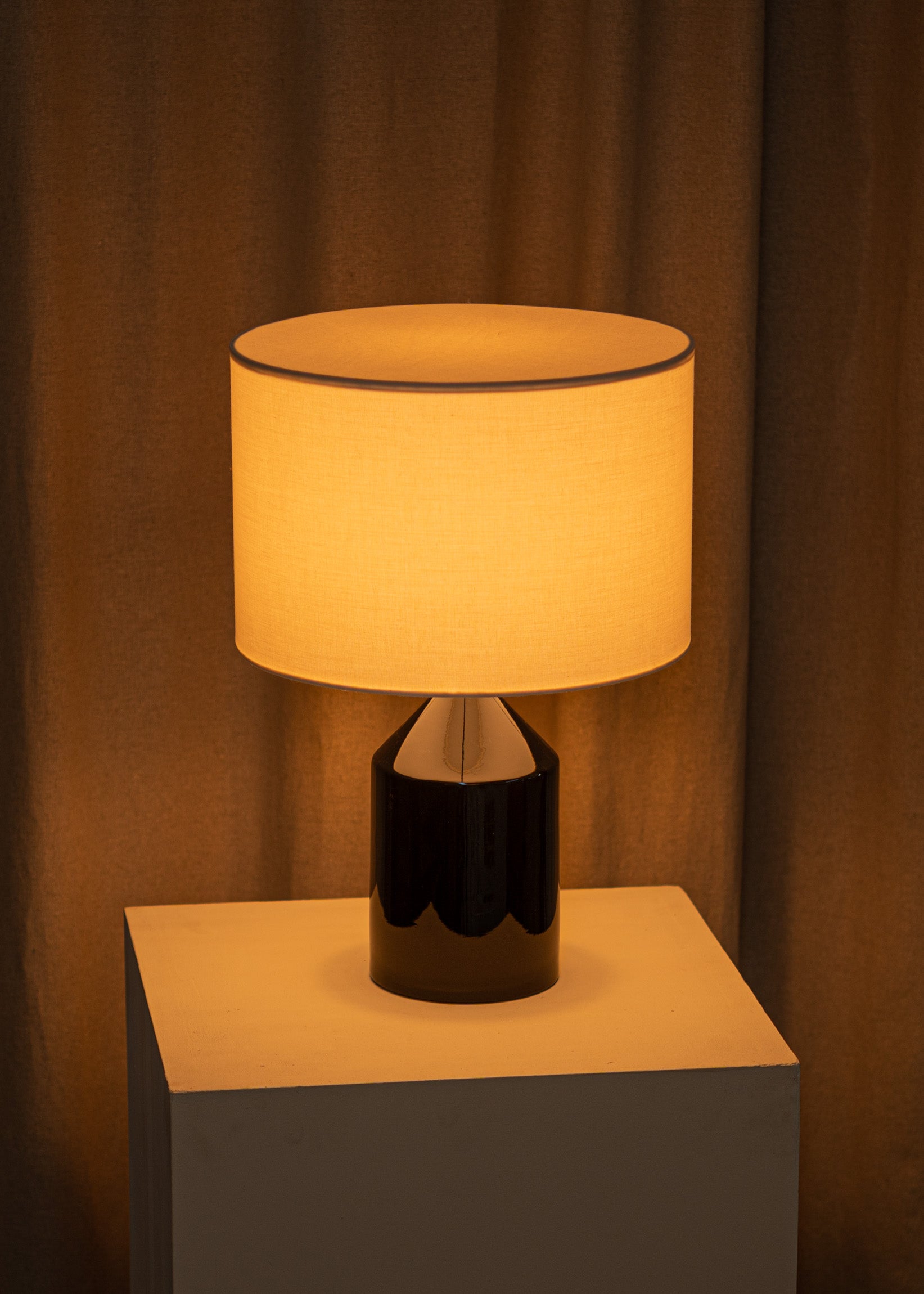 Tischlampe aus Keramik JOSEF schwarz