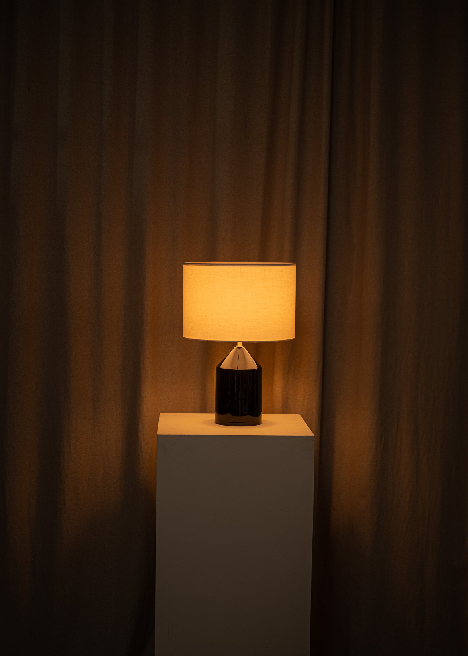 Tischlampe aus Keramik JOSEF schwarz