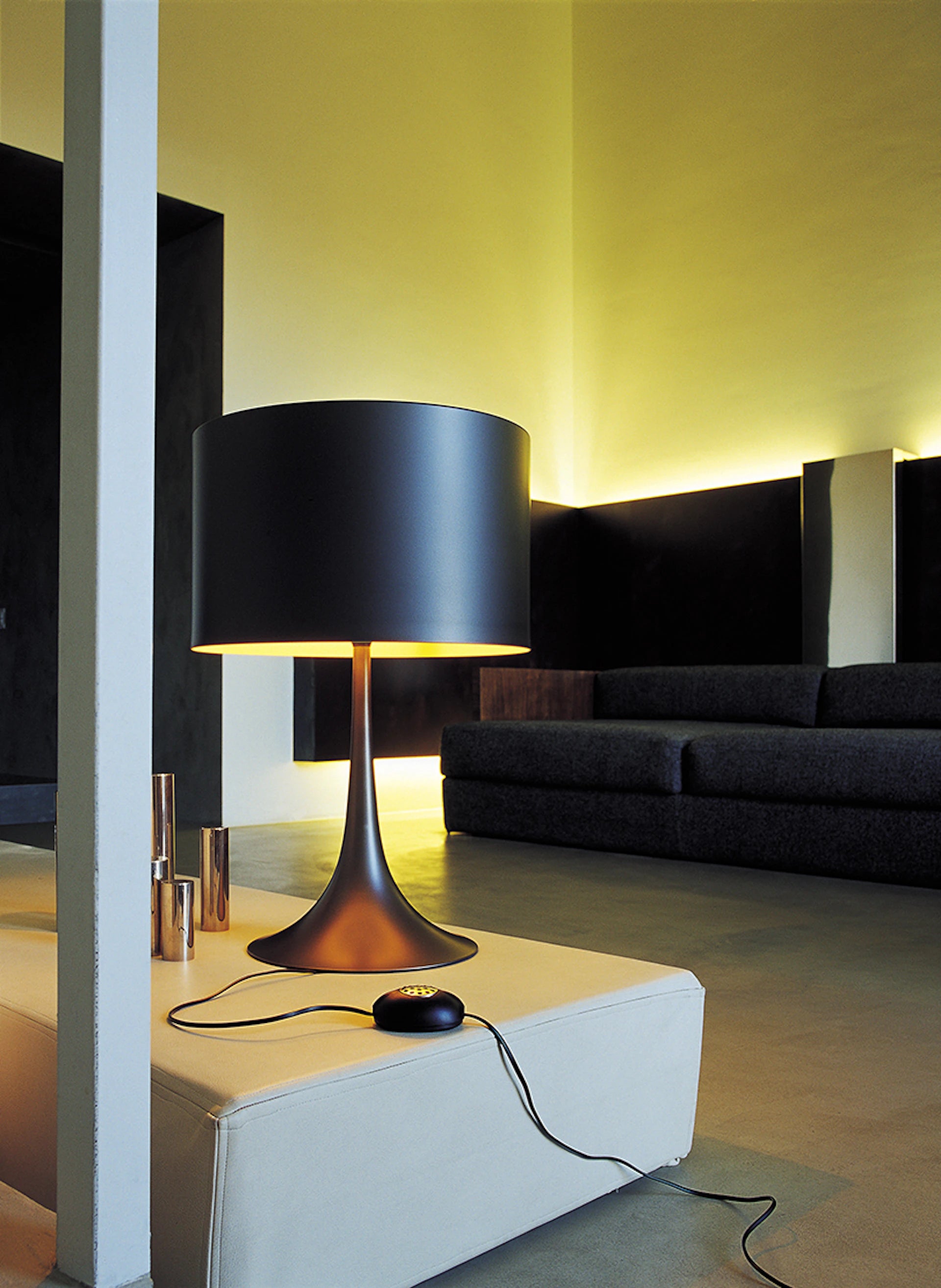 SPUN LIGHT Black Table Lamp