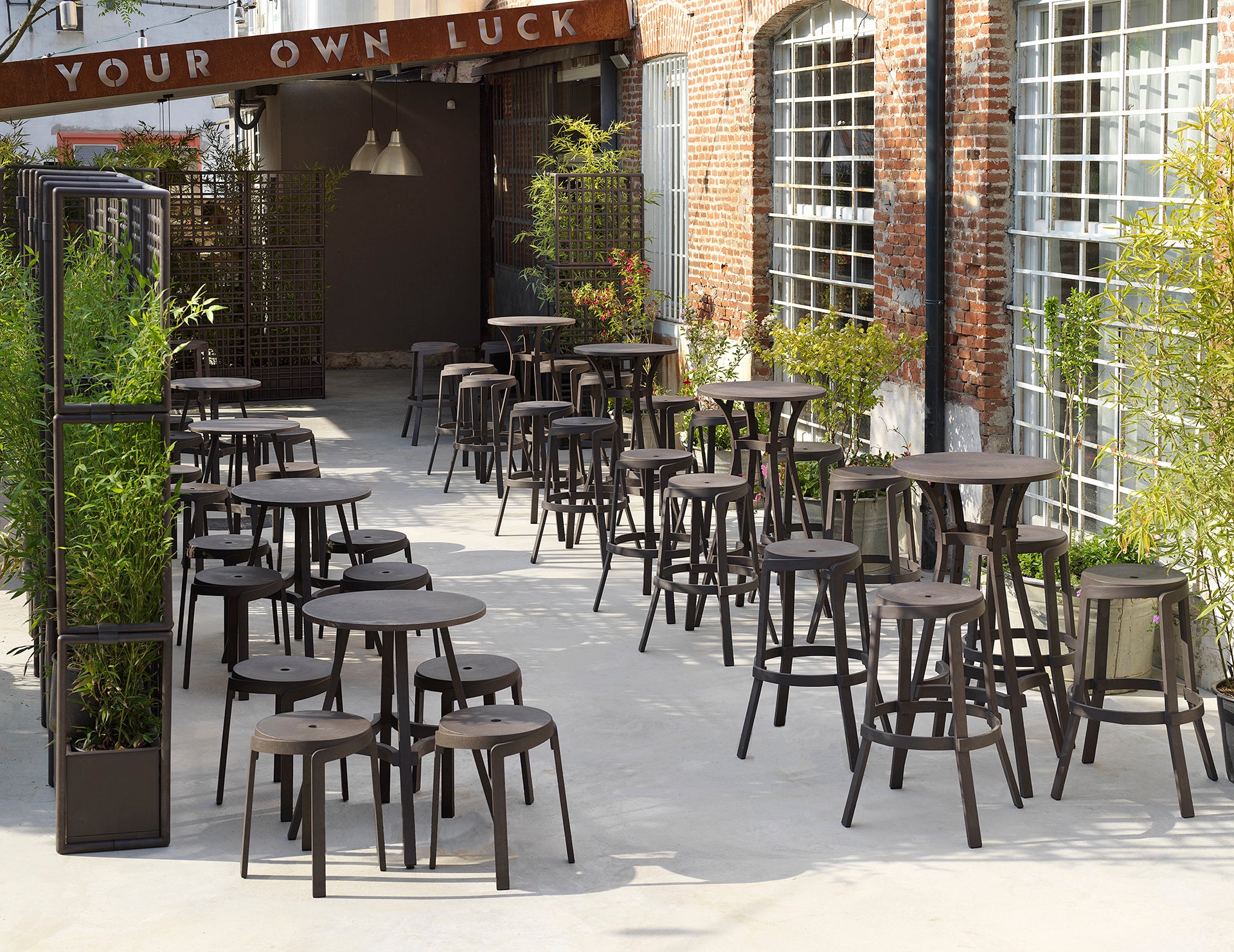 COMBO Green Round Outdoor Table