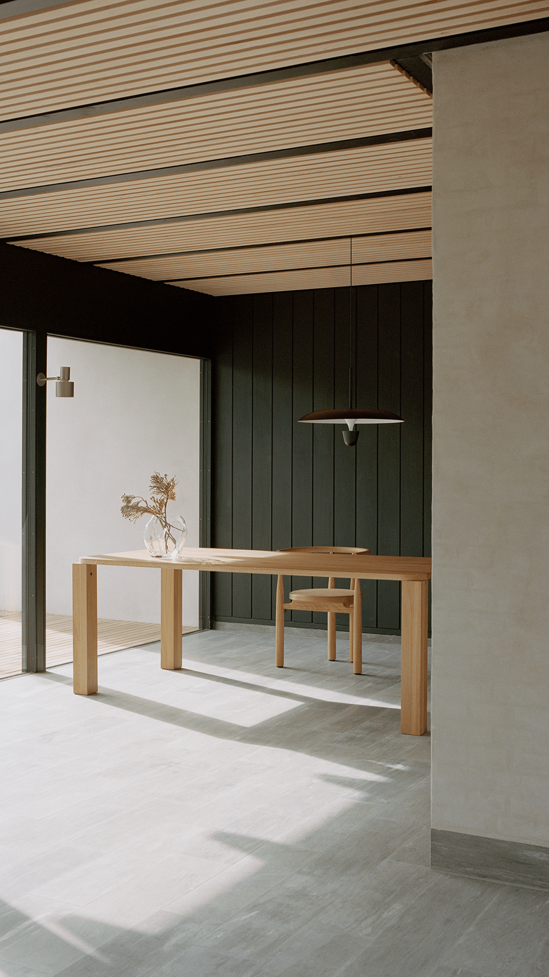 Pendelleuchte KANTARELL schwarz mit weißem Finish