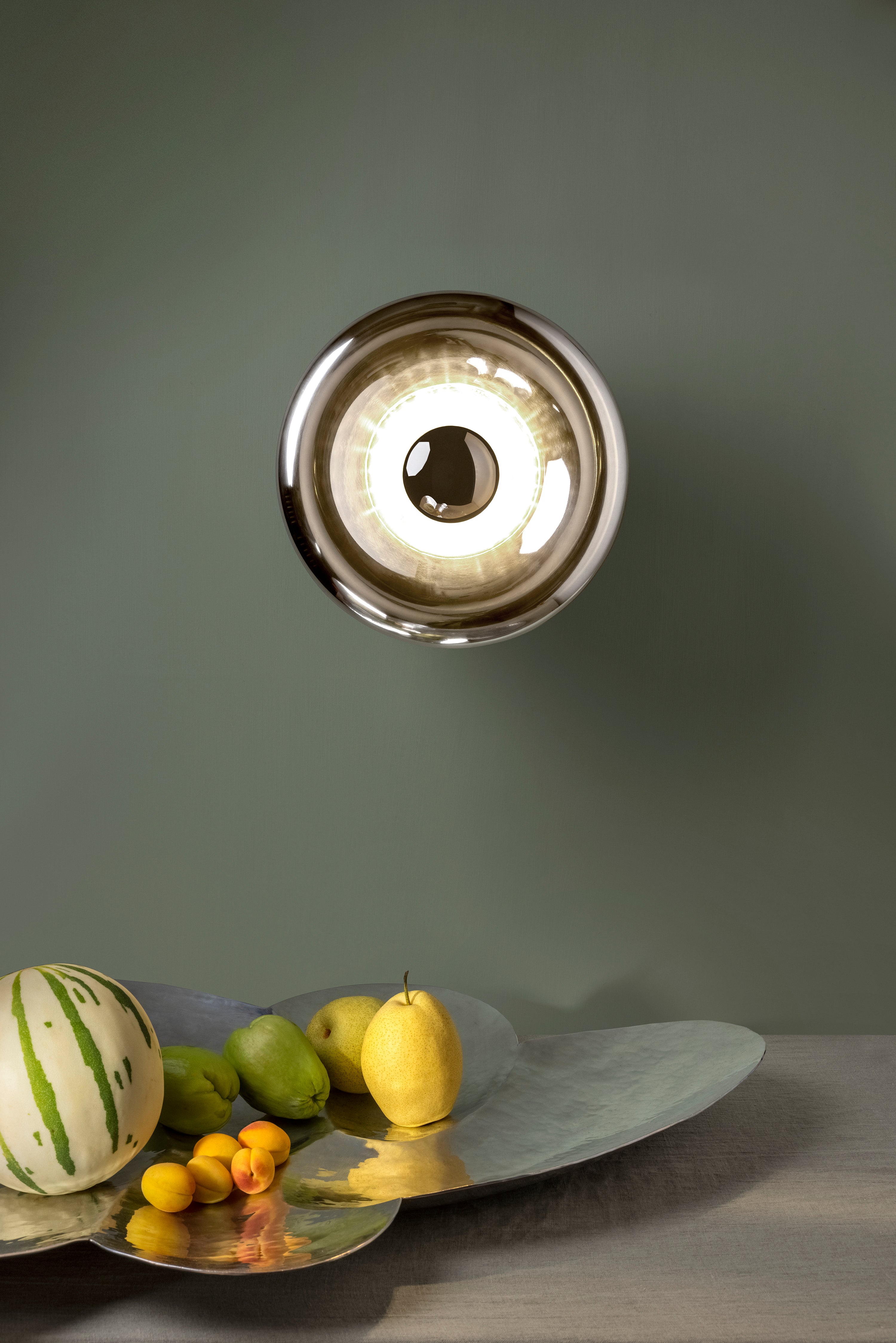VOID Wall Lamp in Copper