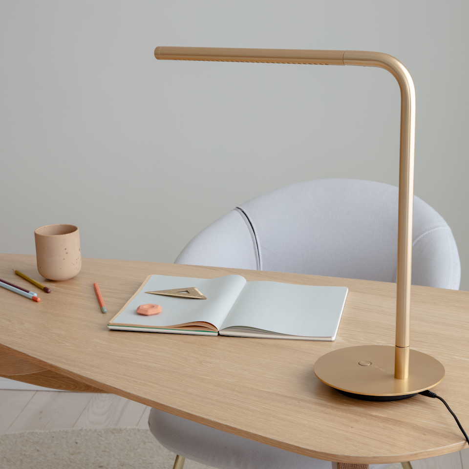 Goldene OMNI Tischlampe