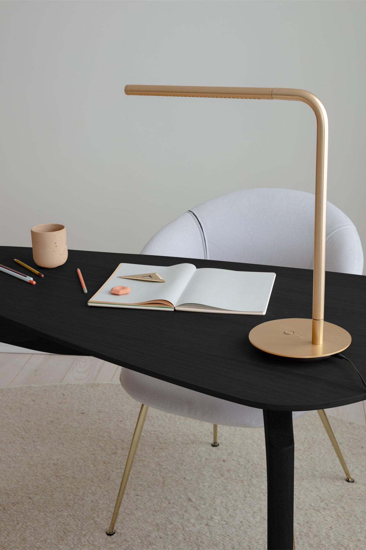 Goldene OMNI Tischlampe