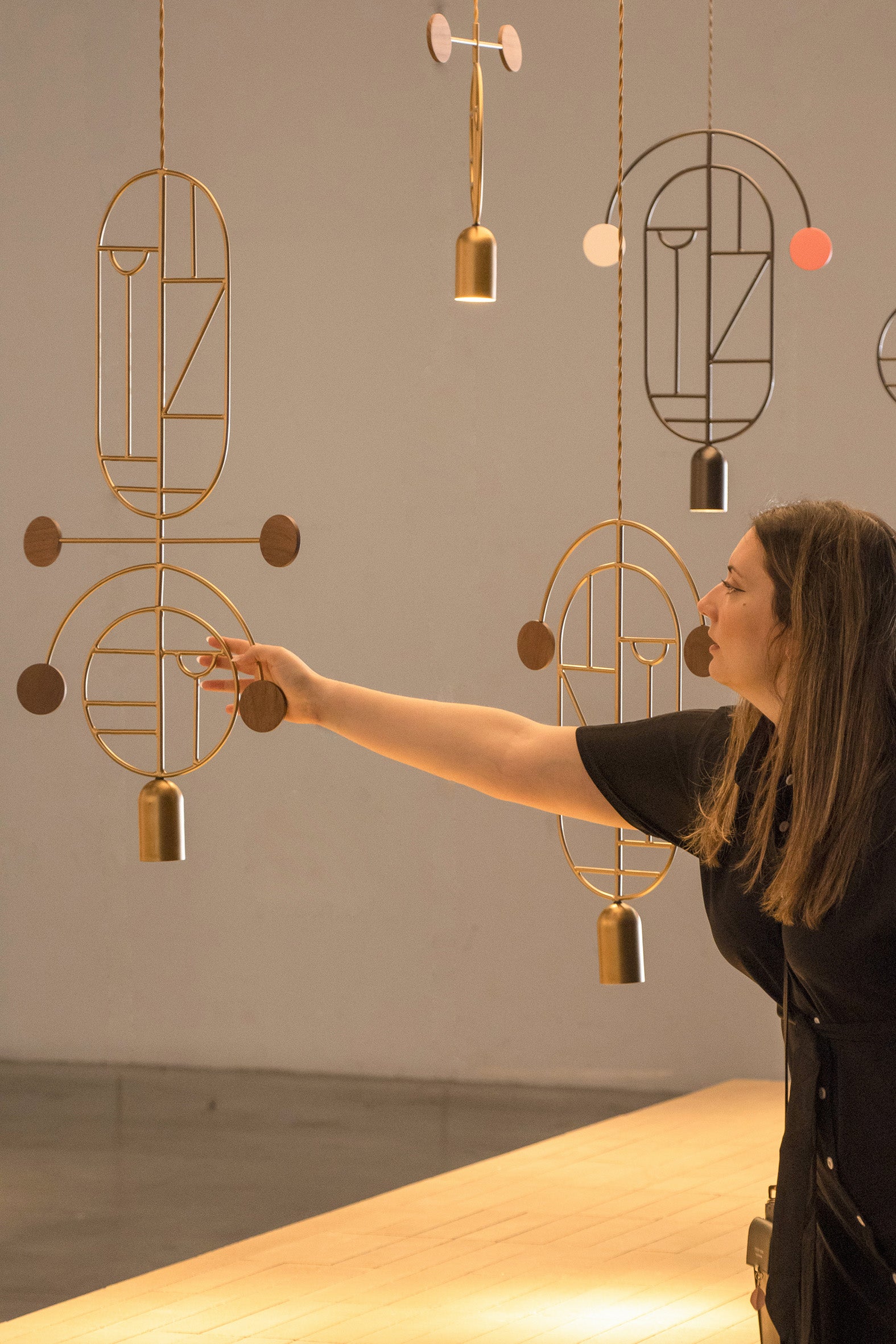 Pendelleuchte WOODEN DOTS WD07 messing mit Nussbaumholz