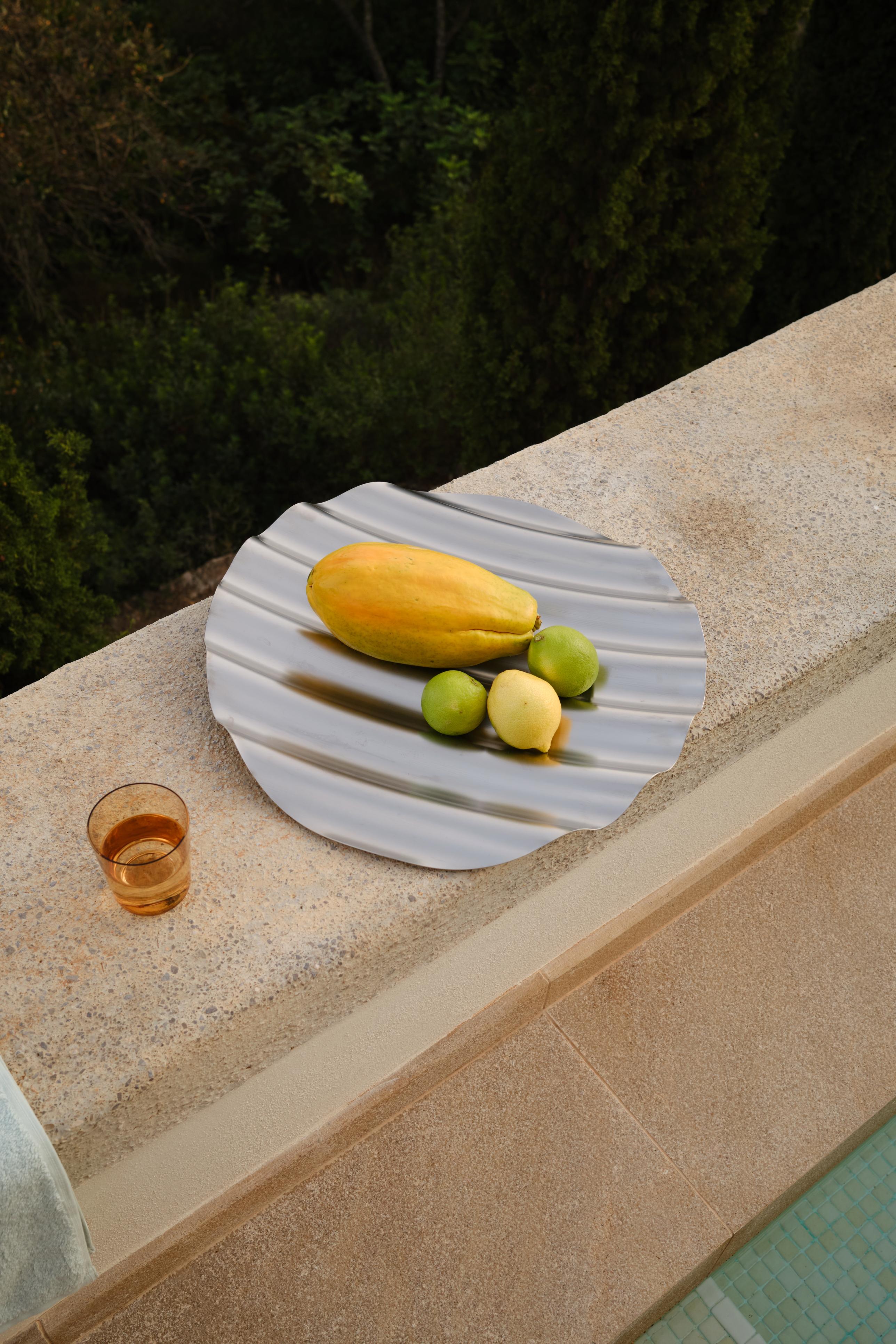 WAVE stool