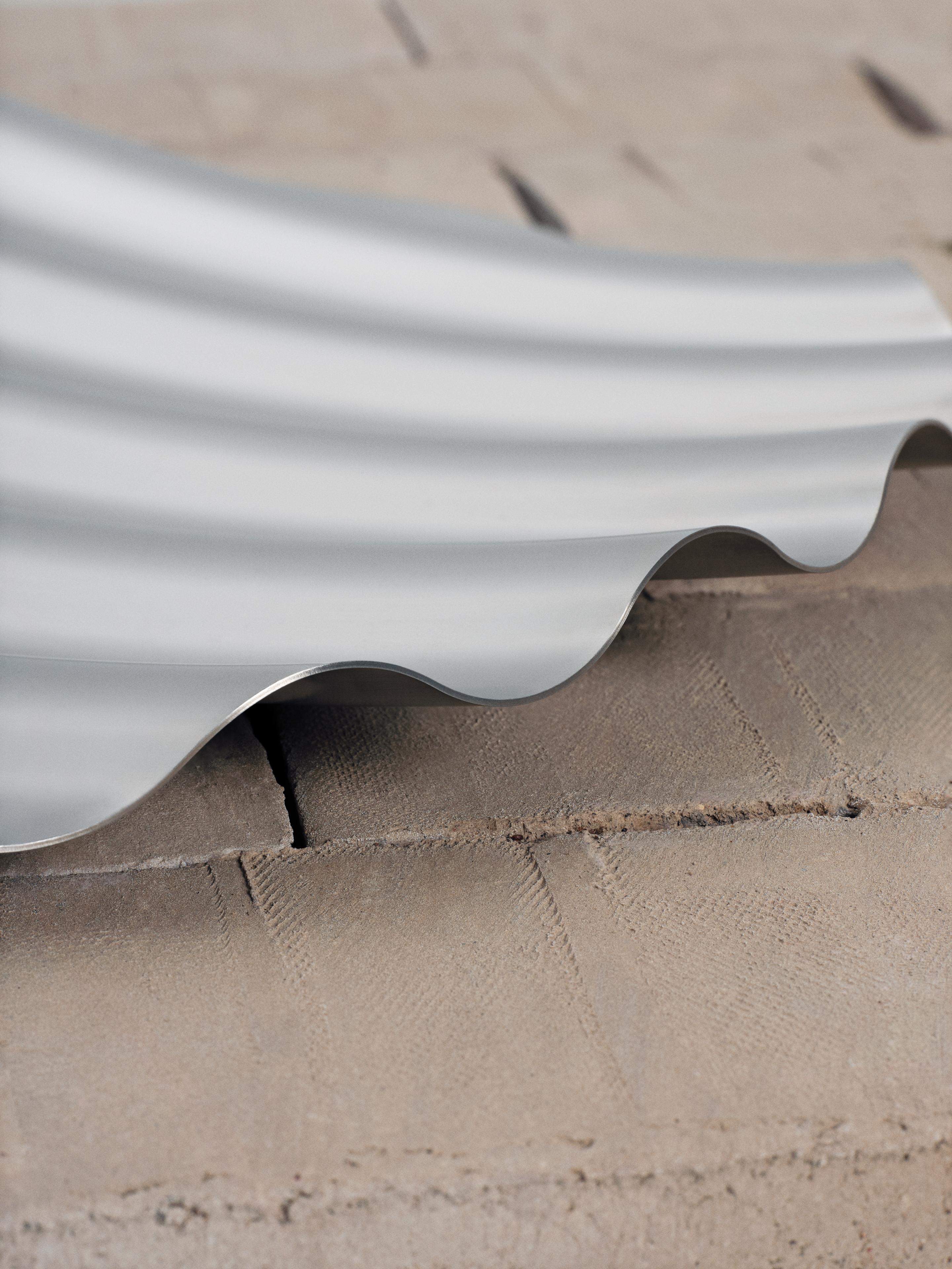 WAVE stool