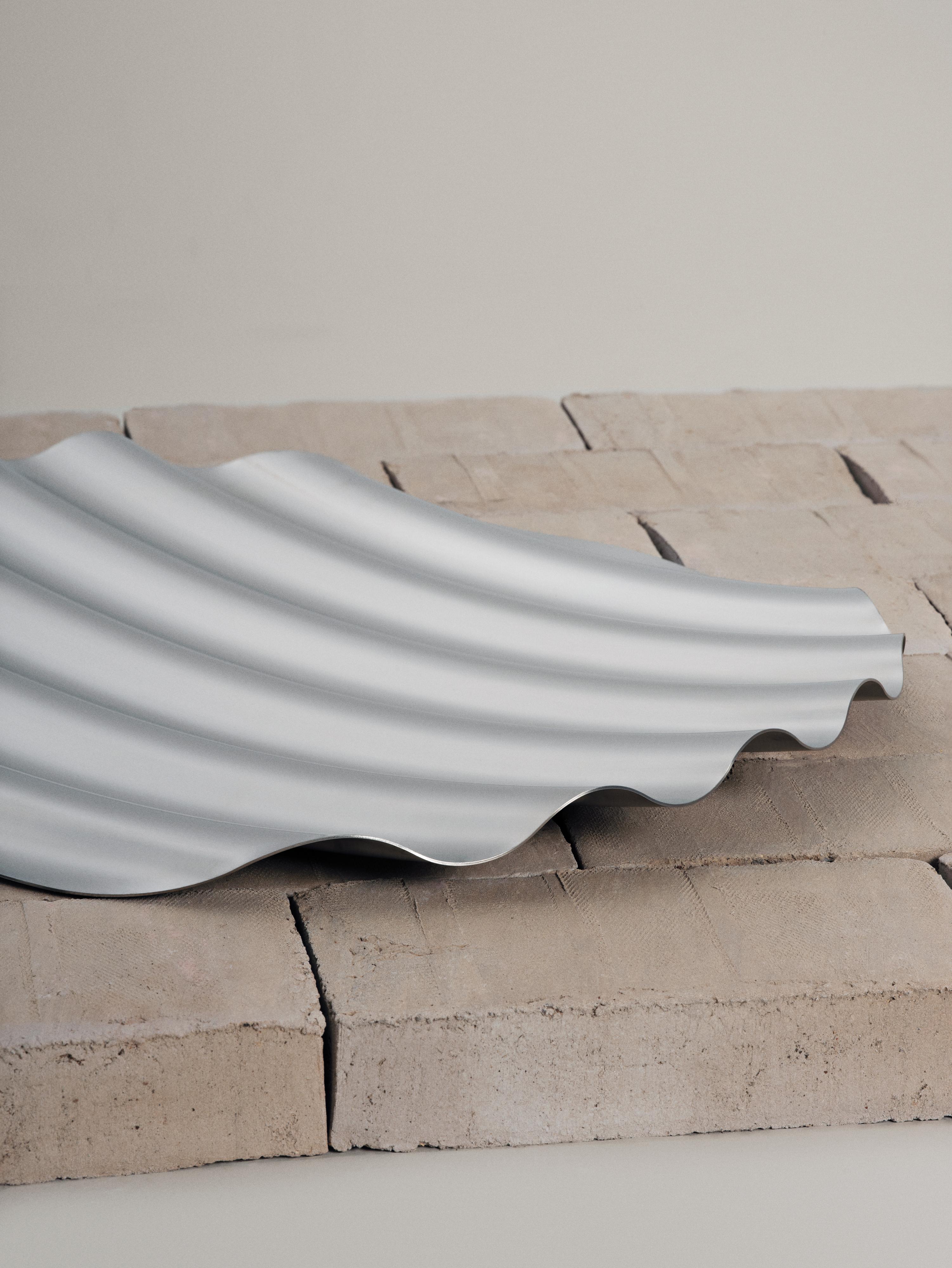 WAVE stool