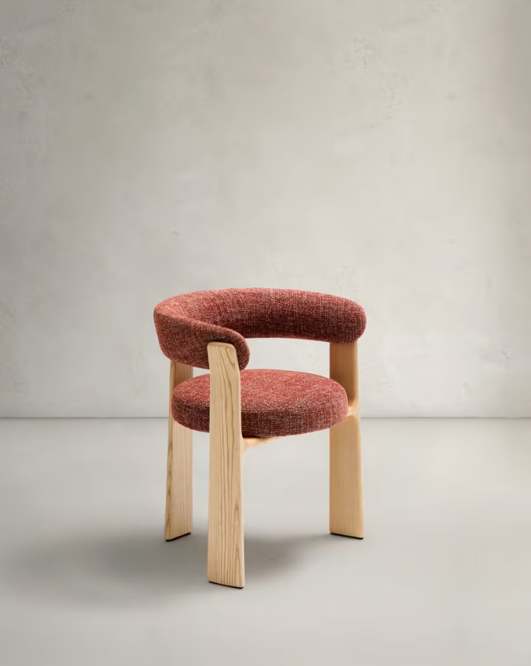 Sessel mit Armlehnen GRANITE roter Chenille mit Eschenbasis