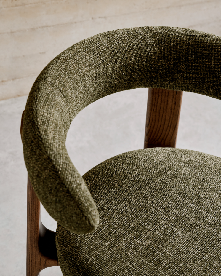 Stuhl GRANITE grün Chenille mit dunklem Eschenfuß