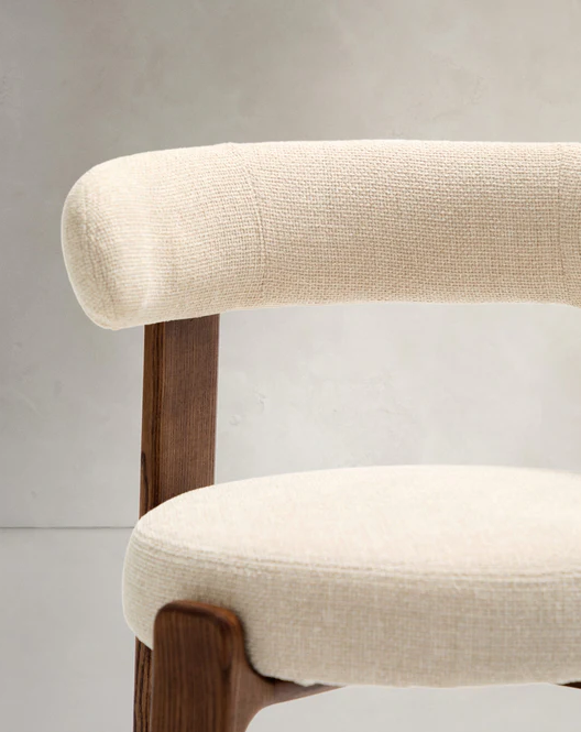 Stuhl GRANITE beige Chenille mit dunklem Eschenfuß