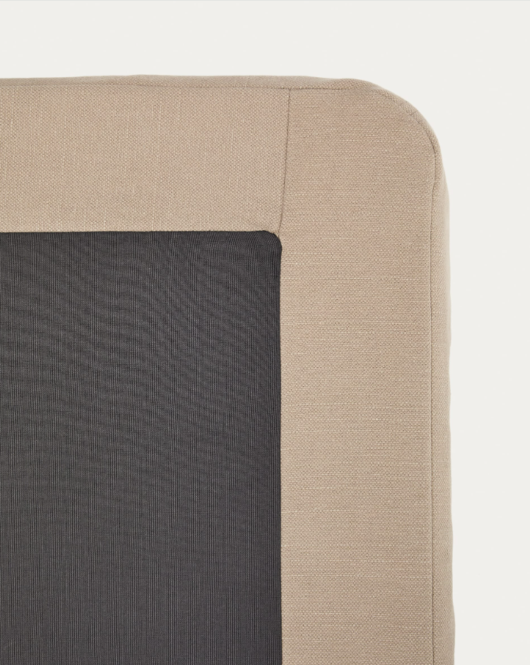 Die Basis des Jaira -Beige -Bettes