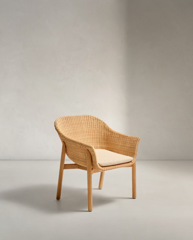 Außenstuhl Galea Wood Teke mit Rattansitz