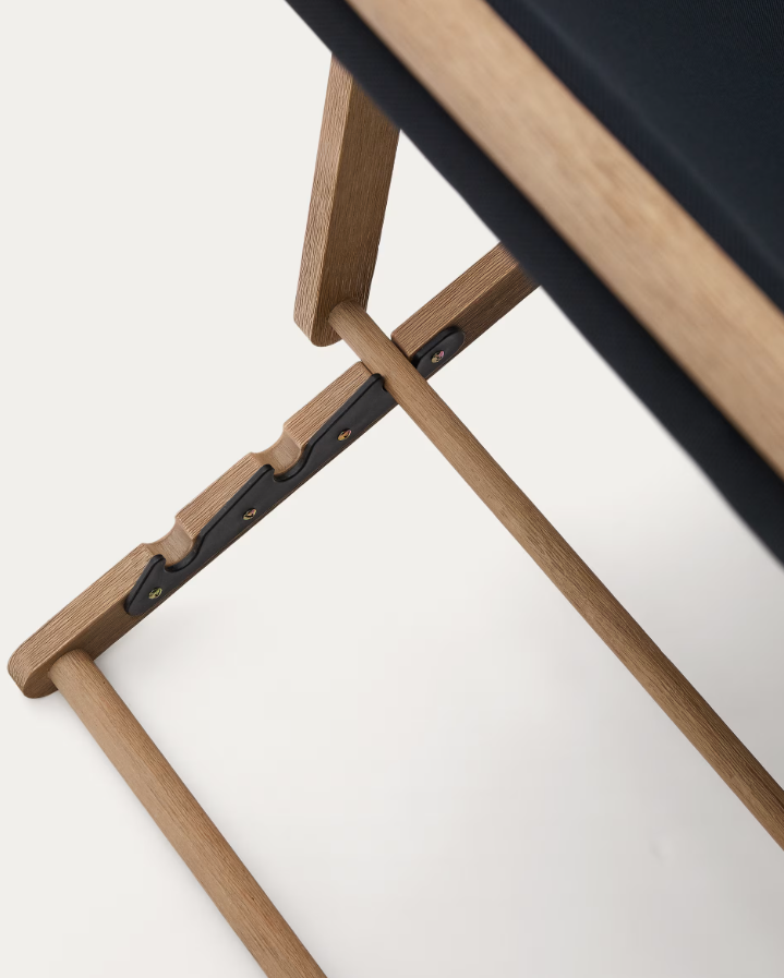 Vilara Black Deckchair mit Akazienbasis