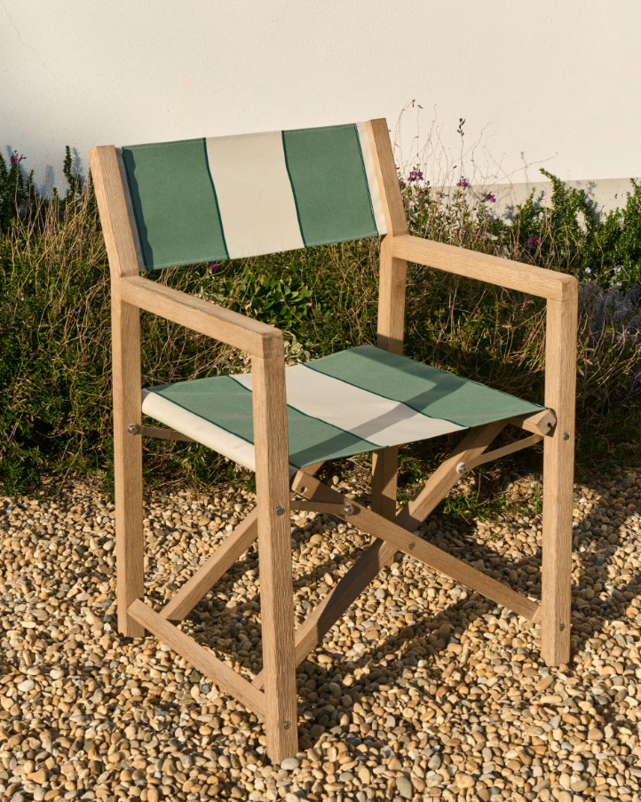 Vilara Green und beige externer Stuhl mit einer Akazienbasis
