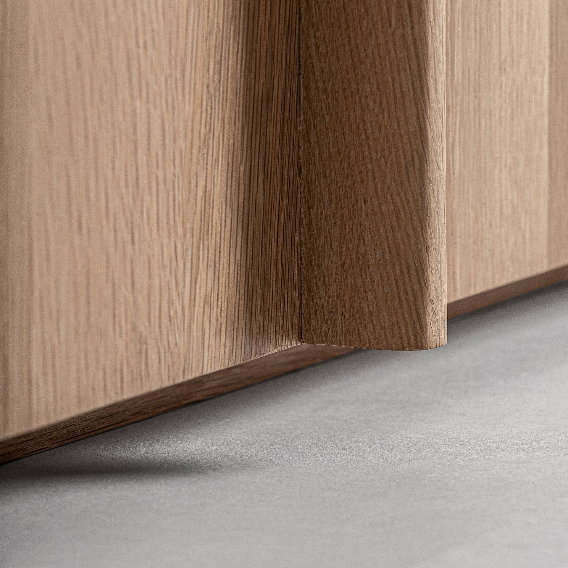 NARA Chest of Drawers in Oak Wood with Marble Top