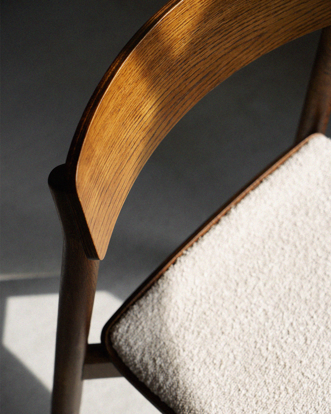 ARCHE SOFT Chair Dark Oak Wood