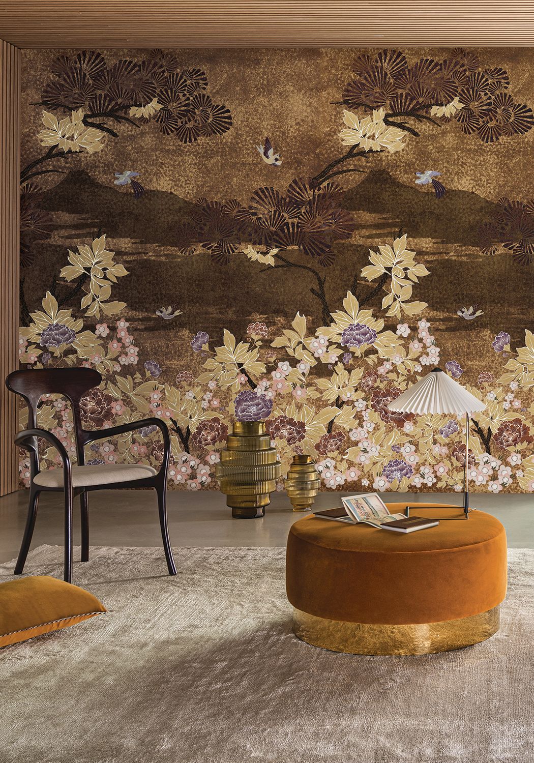Wandtapete mit pflanzlichem Motiv von KANSAI - CUIVRE/DORÉ braun mit Gold