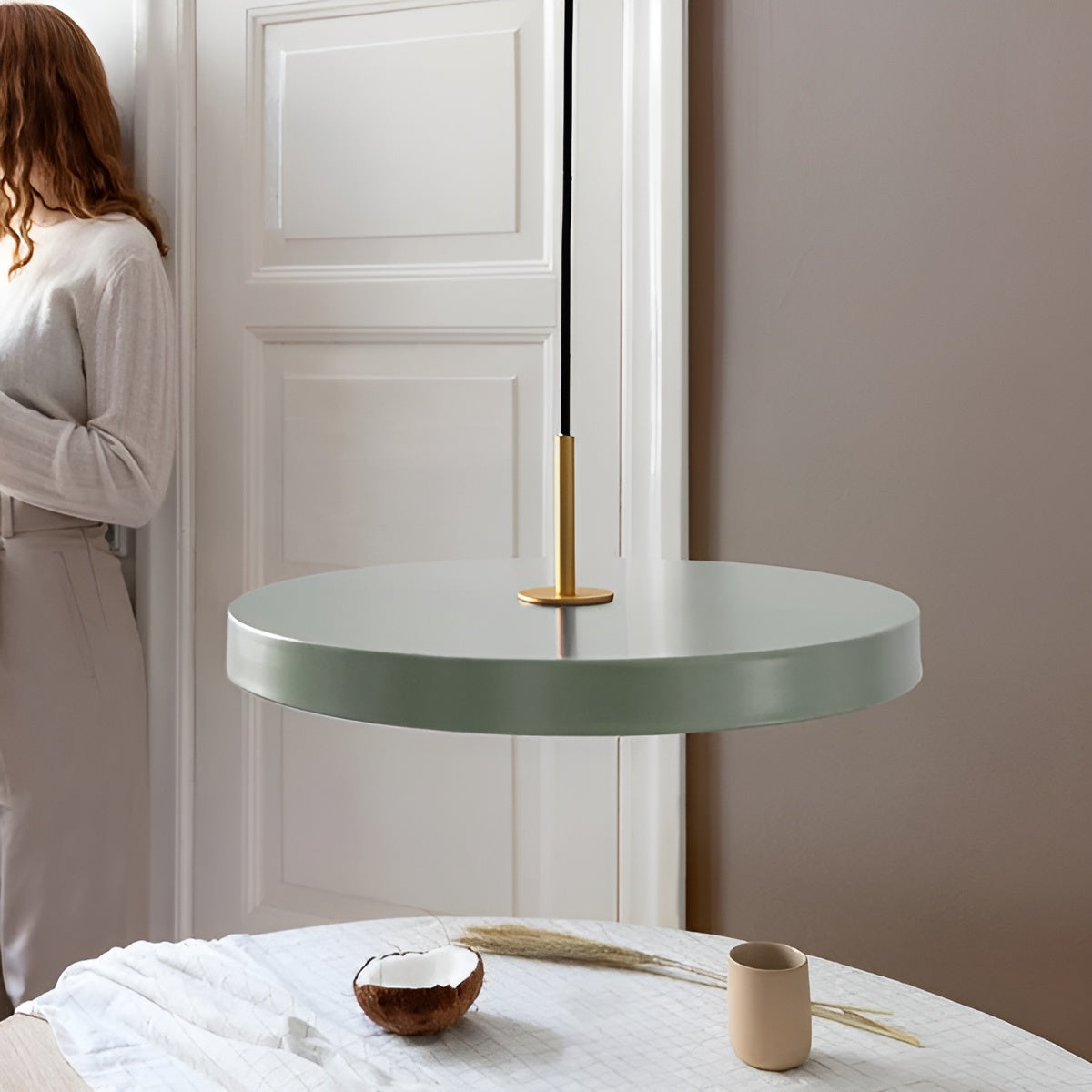 Pendelleuchte ASTERIA PLUS olivgrün mit goldener Einlage