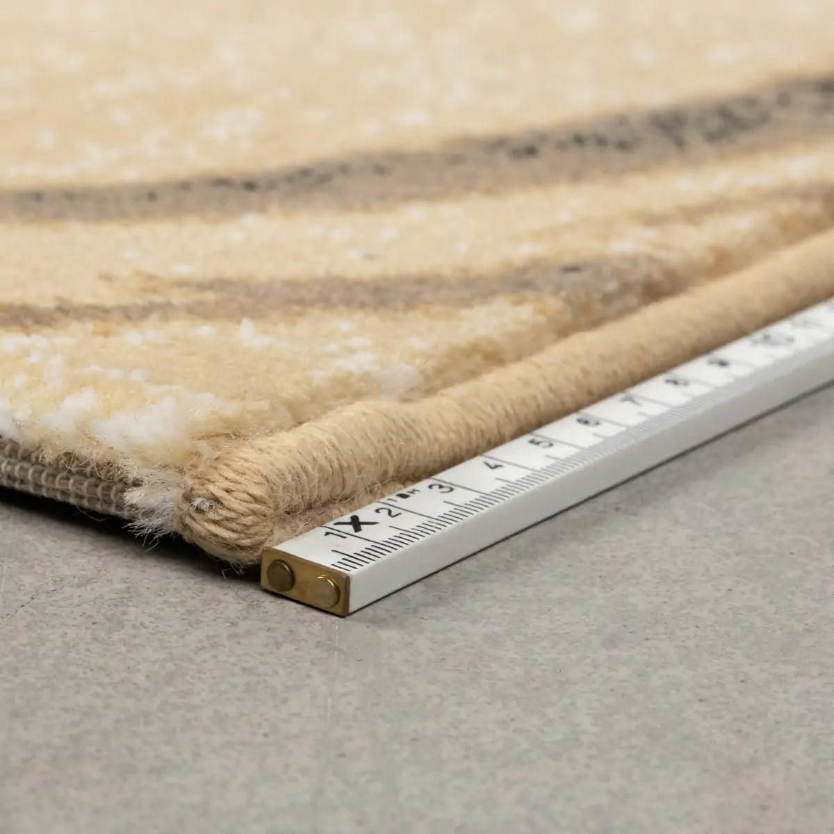 LEGEND OF KOI TEPPICH beige mit braun