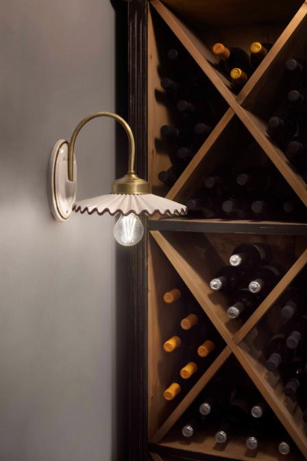 Ceramic wall lamp L’AQUILA white with mocha and gold