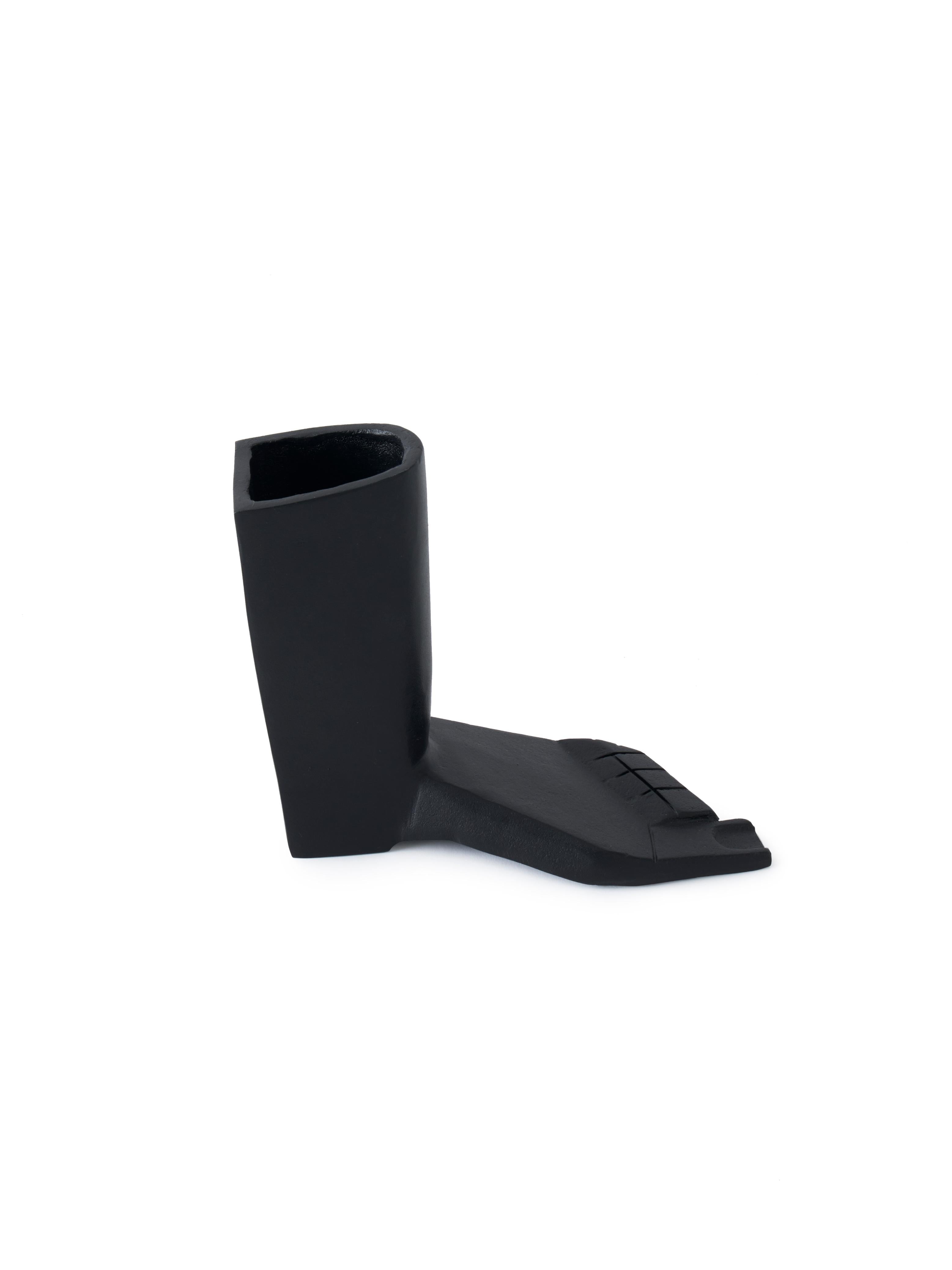 CAST FOOT Decoration Black