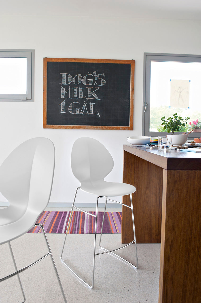 Barhocker BASIL taupe mit Sitzfläche und verchromtem Metallgestell