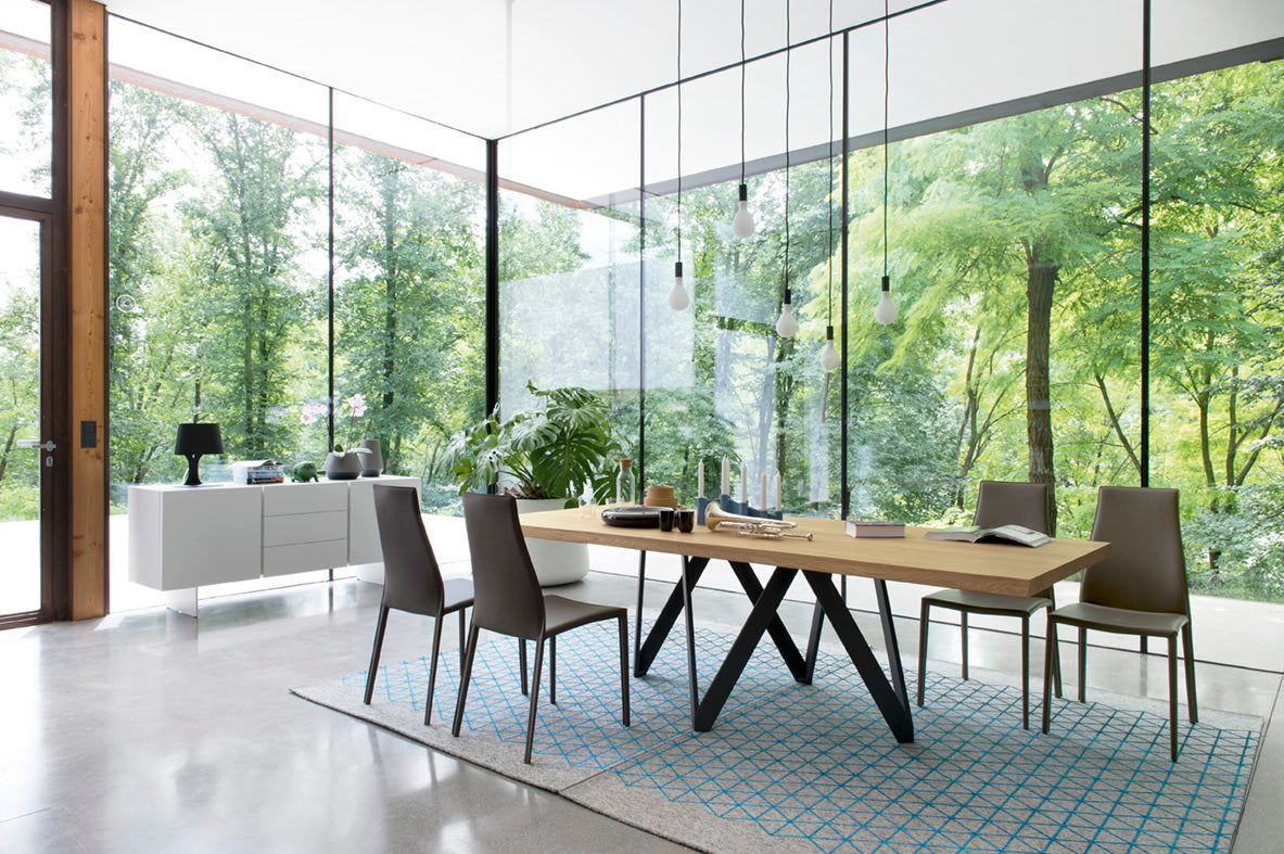 Polsterstuhl AIDA mit schwarzem Gestell