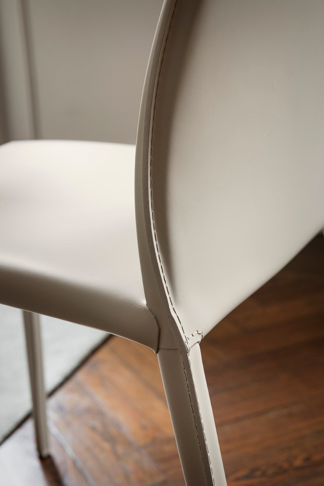 AIDA Chair Burgundy Natural Leather