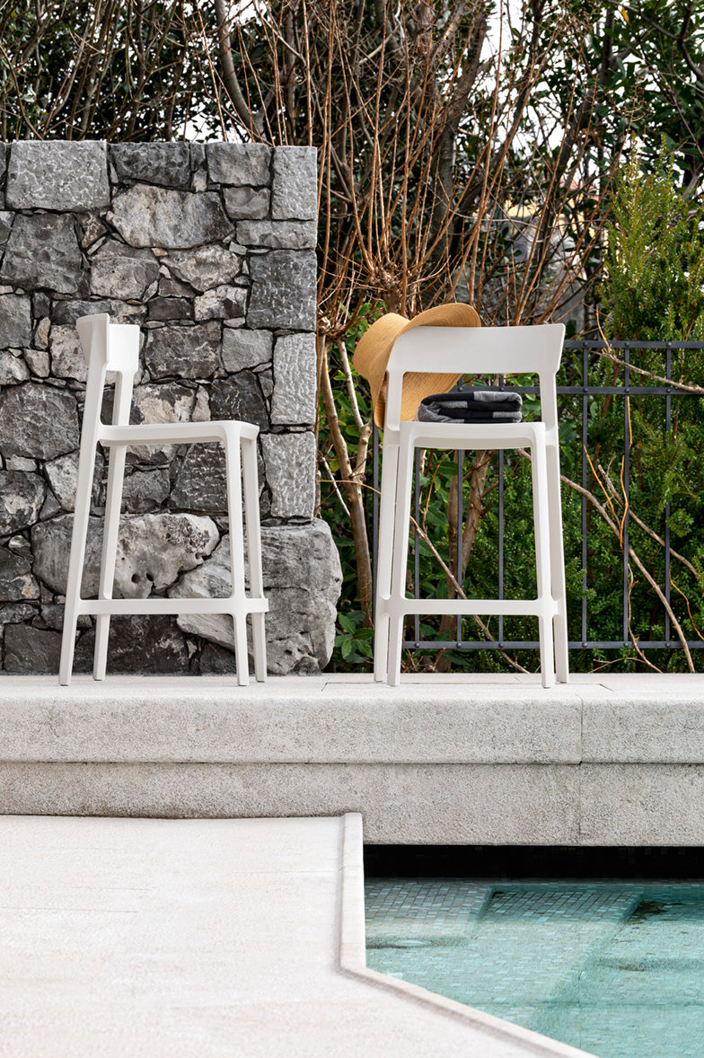 SKIN White Bar Stool