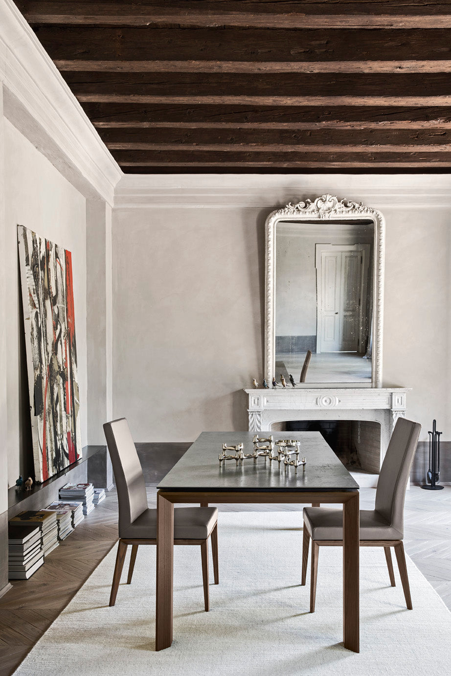 Polsterstuhl BESS mit dunklem Holzgestell