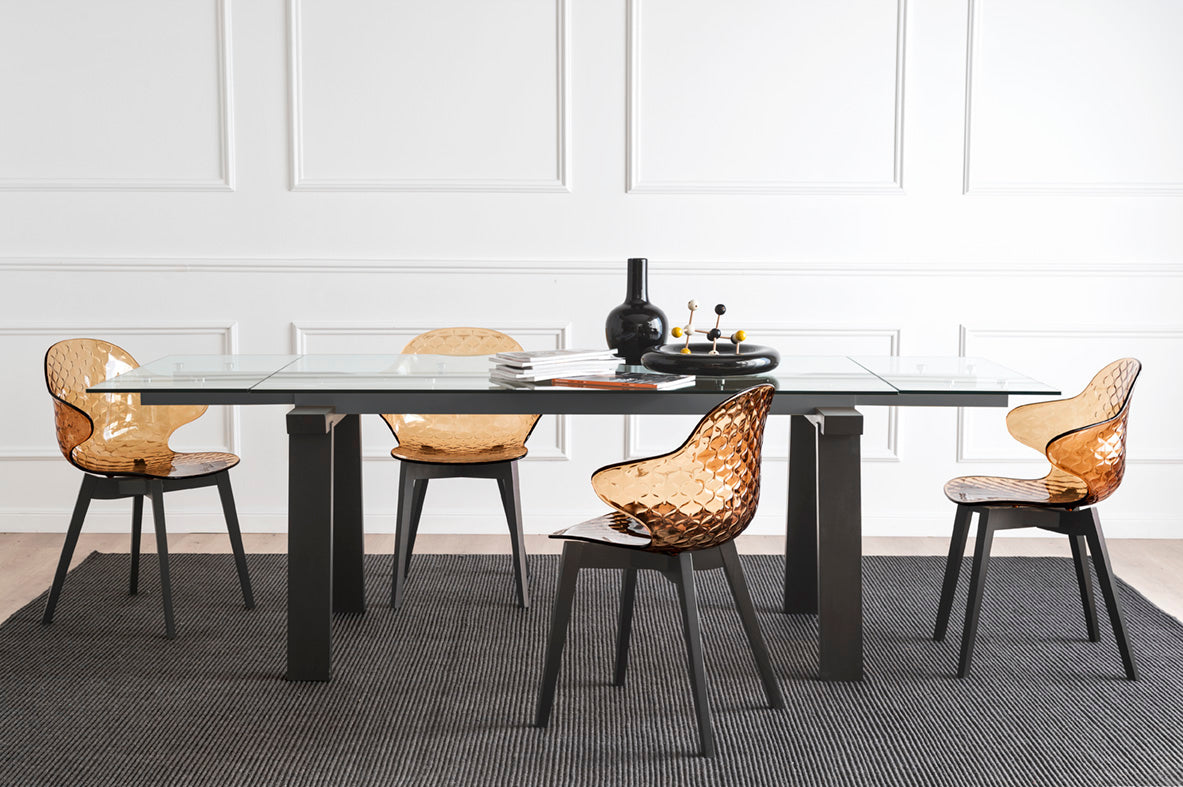 Stuhl SAINT TROPEZ mit braunem Sitz und dunklem Holzgestell