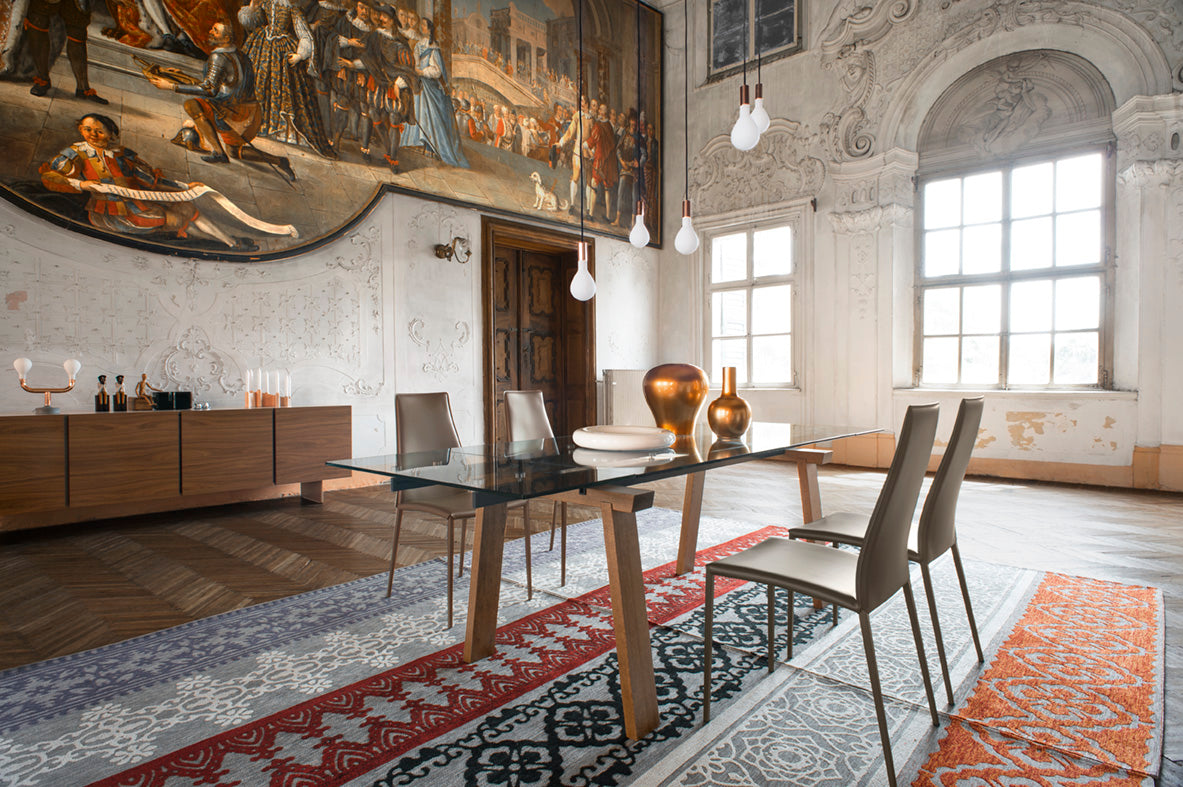 LEVANTE extendable table with glass top and graphite base