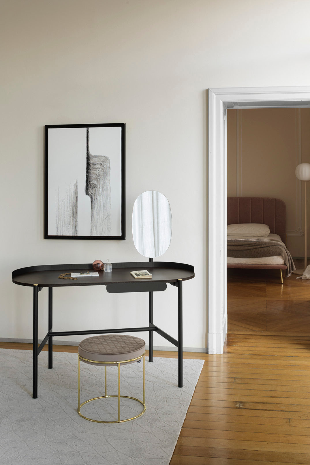 Schreibtisch MADAME mit dunkelbraunem Tischplatte und schwarzem Gestell