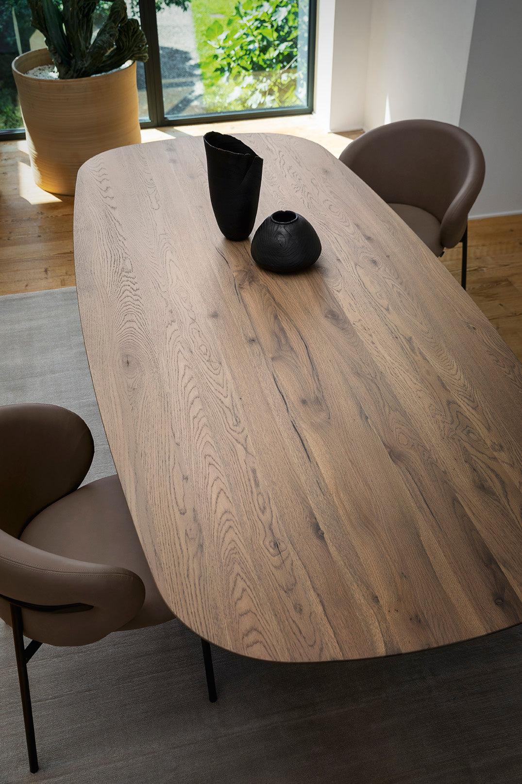 Tisch TWINS mit Holzplatte und schwarzem Gestell